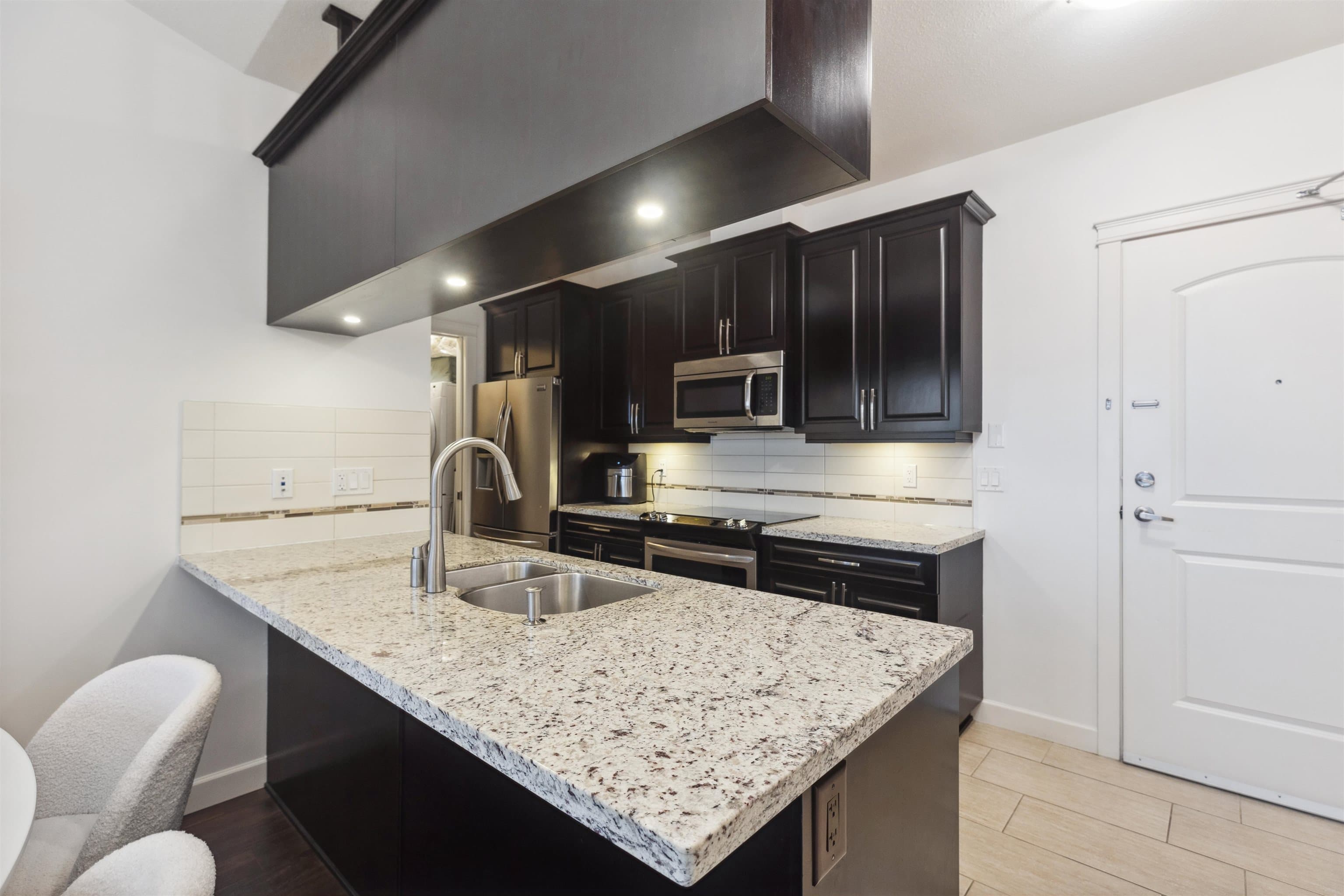 412 - 12635 190a Street, Pitt Meadows, V3Y 0E8 — photo 2