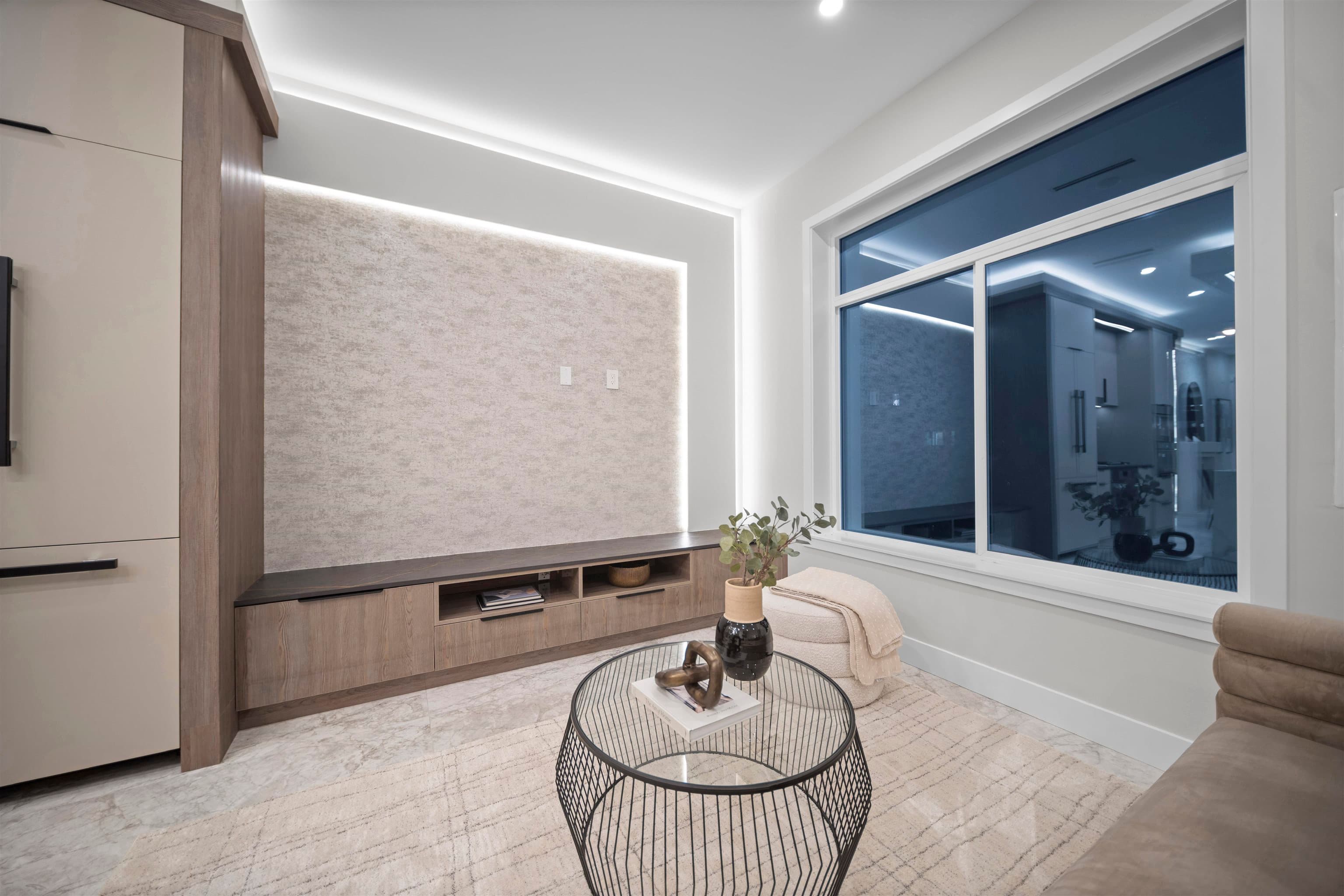 2455 W 10th Avenue, Vancouver, V6K 2J4 — photo 3