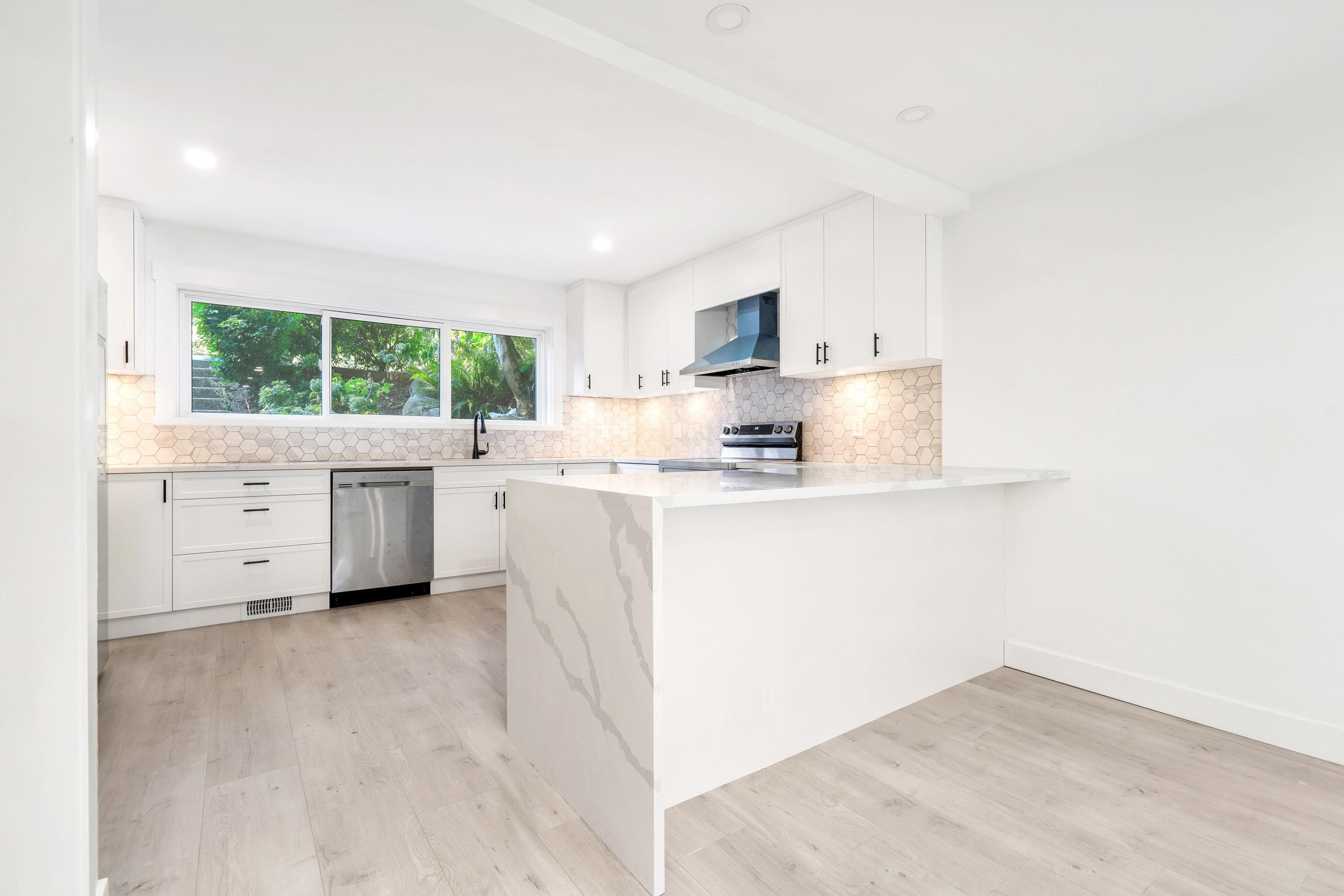 1126 Chateau Place, Port Moody, V3H 1N6 — photo 3