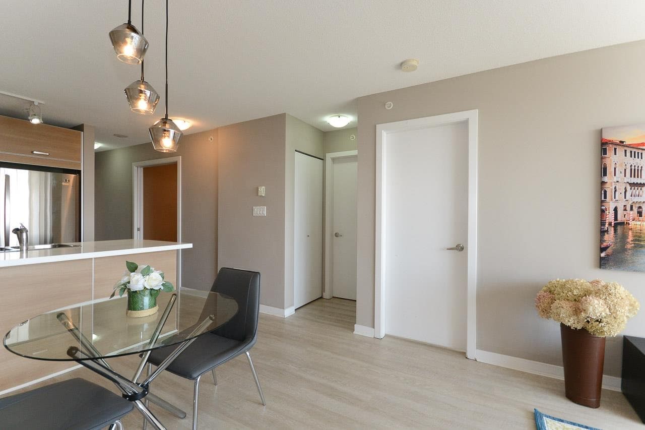 2608 - 9981 Whalley Boulevard, Surrey, V3T 0G6 — photo 2