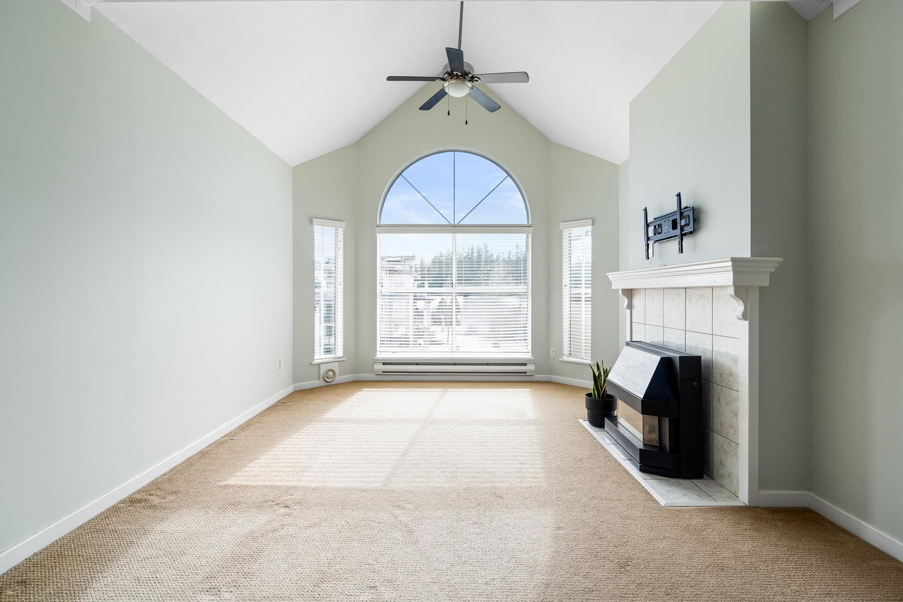 403 - 12464 191b Street, Pitt Meadows, V3Y 2P6 — photo 2