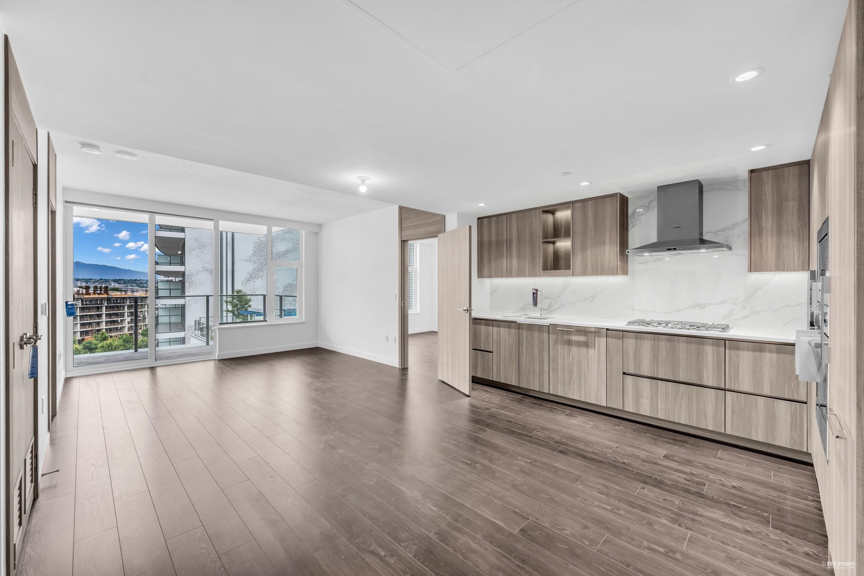 815 - 8611 Hazelbridge Way, Richmond, V6X 0W8 — photo 4