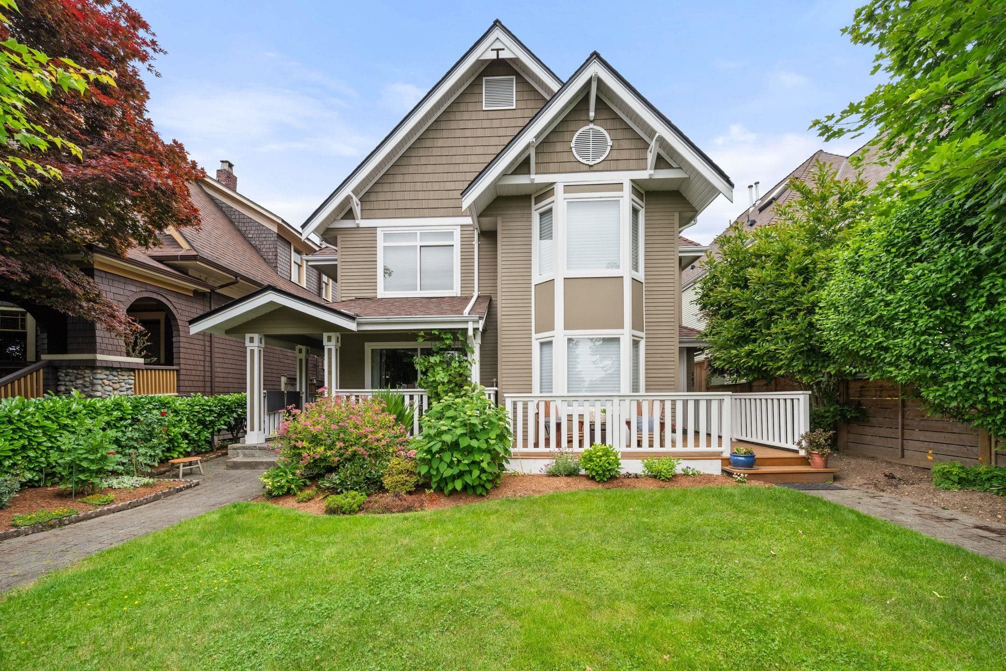 262 E 10 Street, North Vancouver