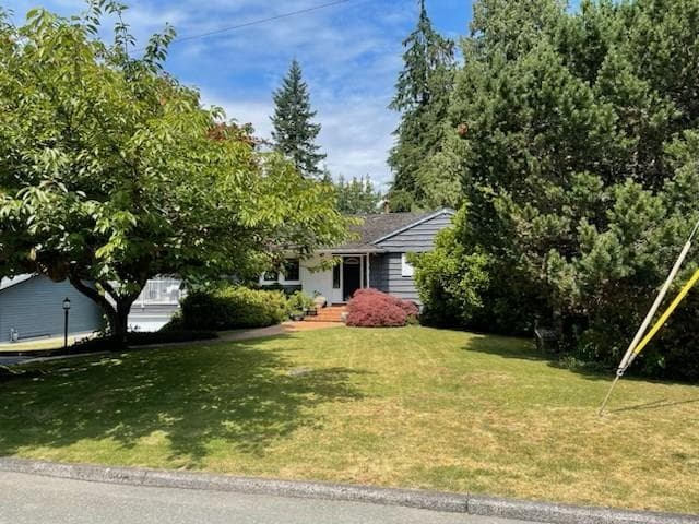 939 Selkirk Crescent, Coquitlam, V3J 6E4 — photo 1