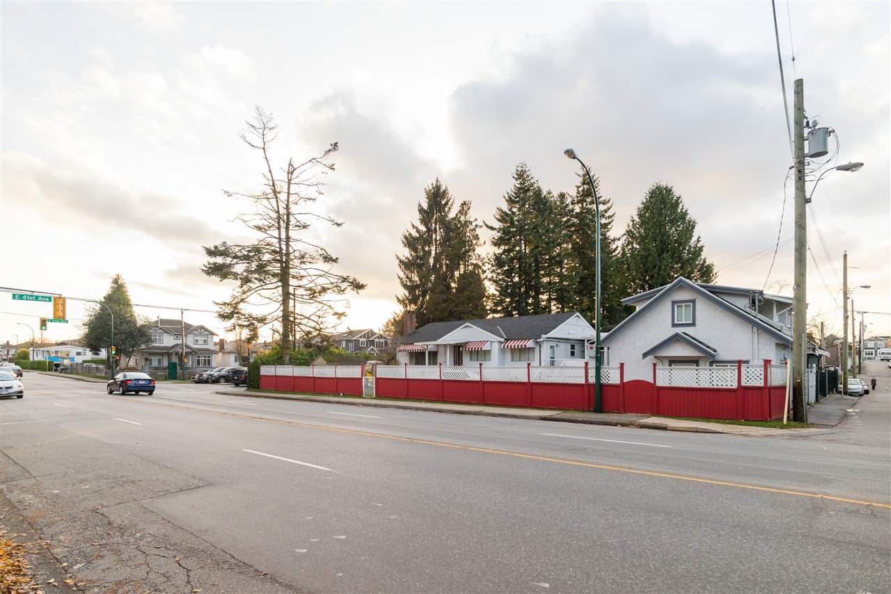 5675 Rupert Street, Vancouver, V5R 2K4 — photo 3