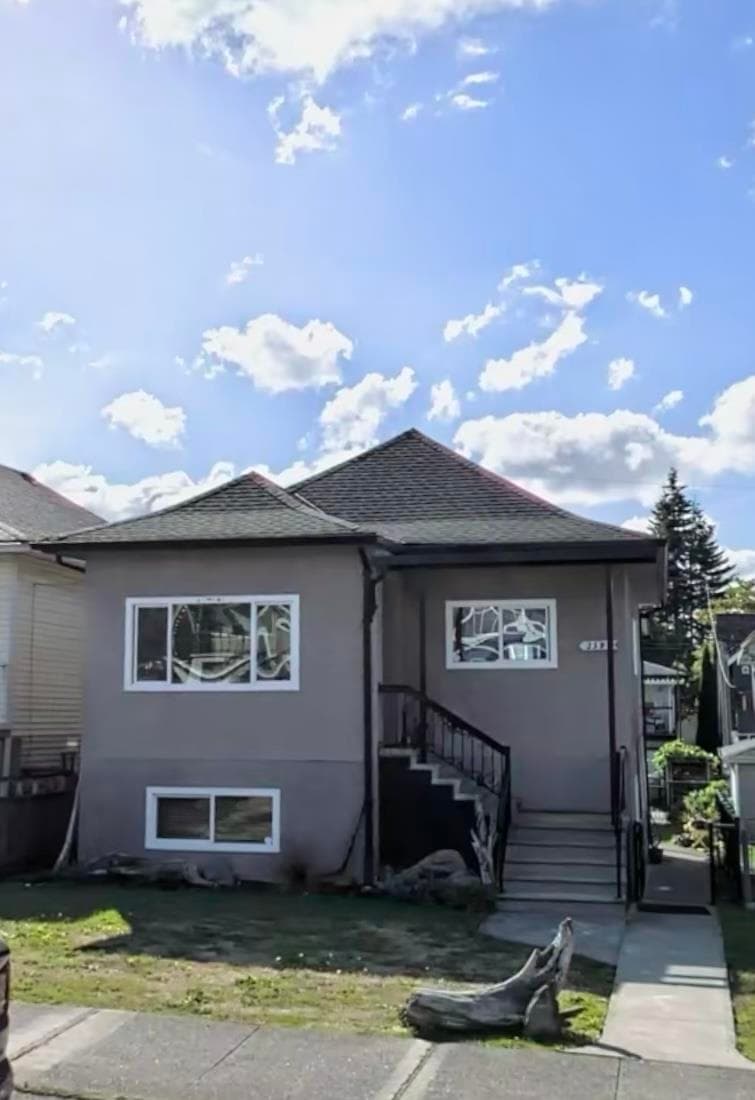 2590 E Georgia Street, Vancouver