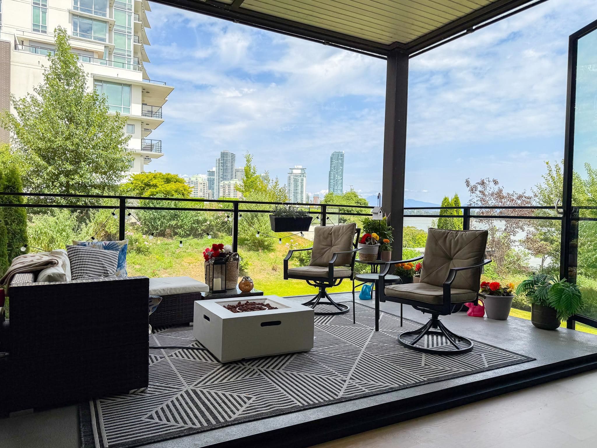 206 - 220 Salter Street, New Westminster, V3M 0H4 — photo 2