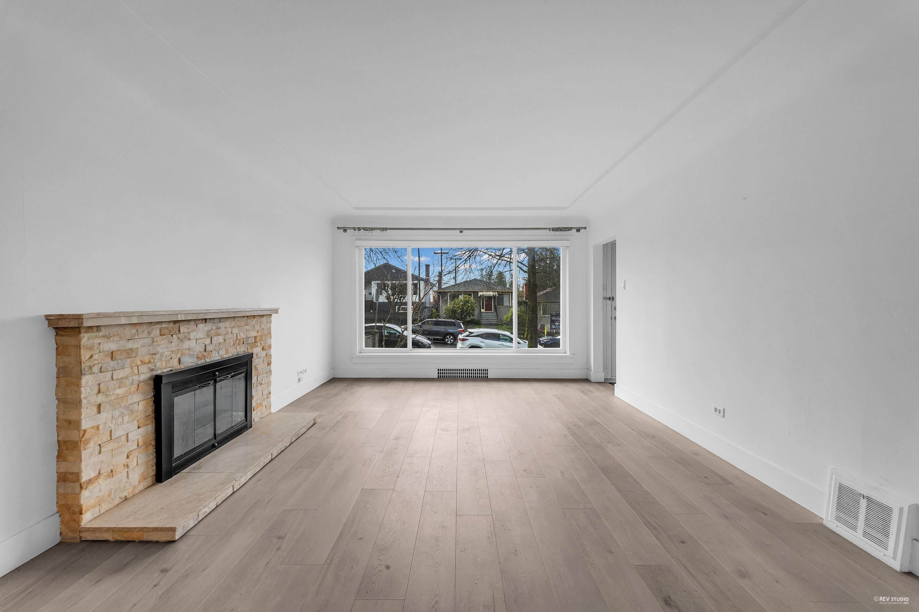 1651 E 37th Avenue, Vancouver