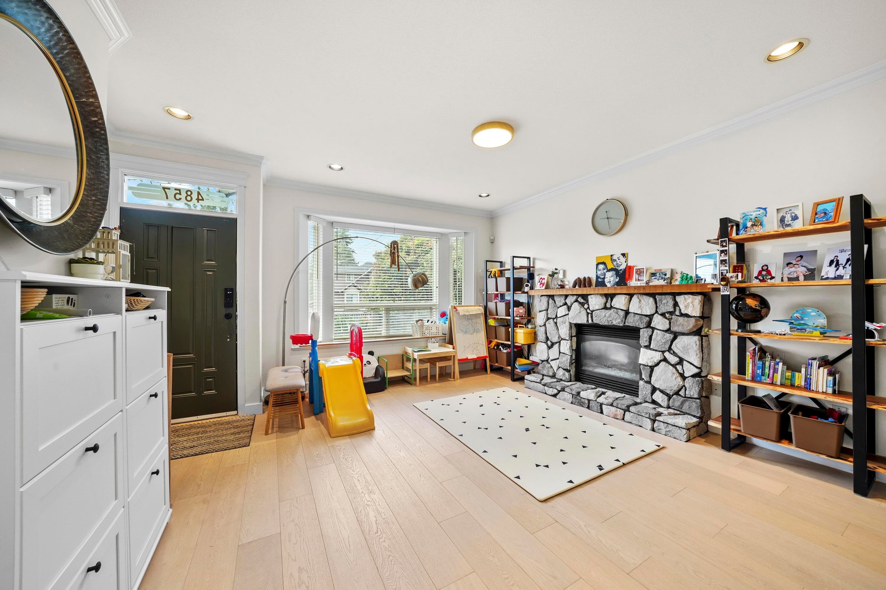 4857 Victory Street, Burnaby, V5J 1S5 — photo 4