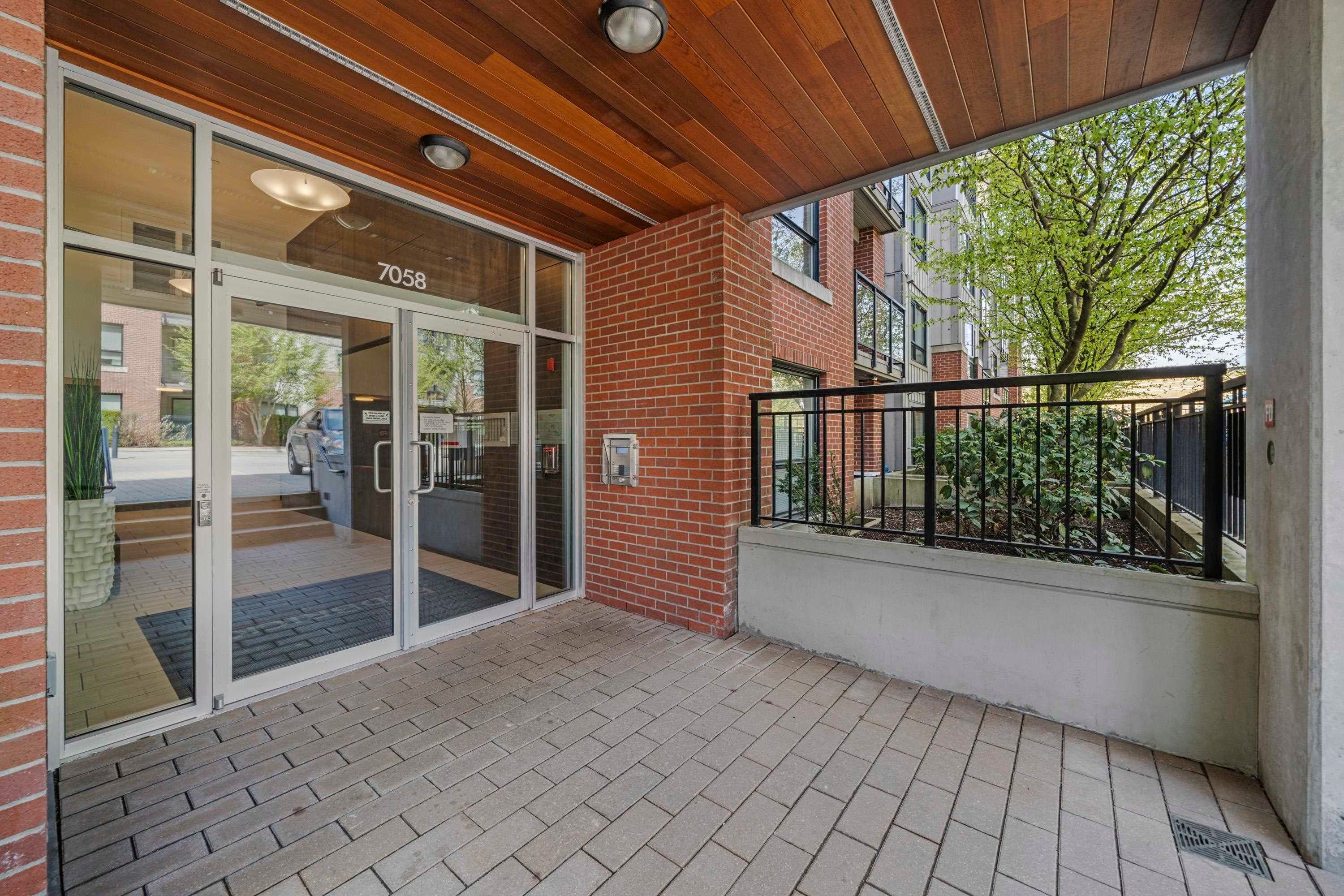 405 - 7058 14th Avenue, Burnaby, V3N 0E6 — photo 4