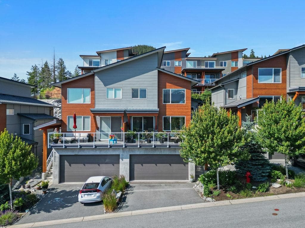 41320 Horizon Drive, Squamish, V8B 0Y7 — photo 1