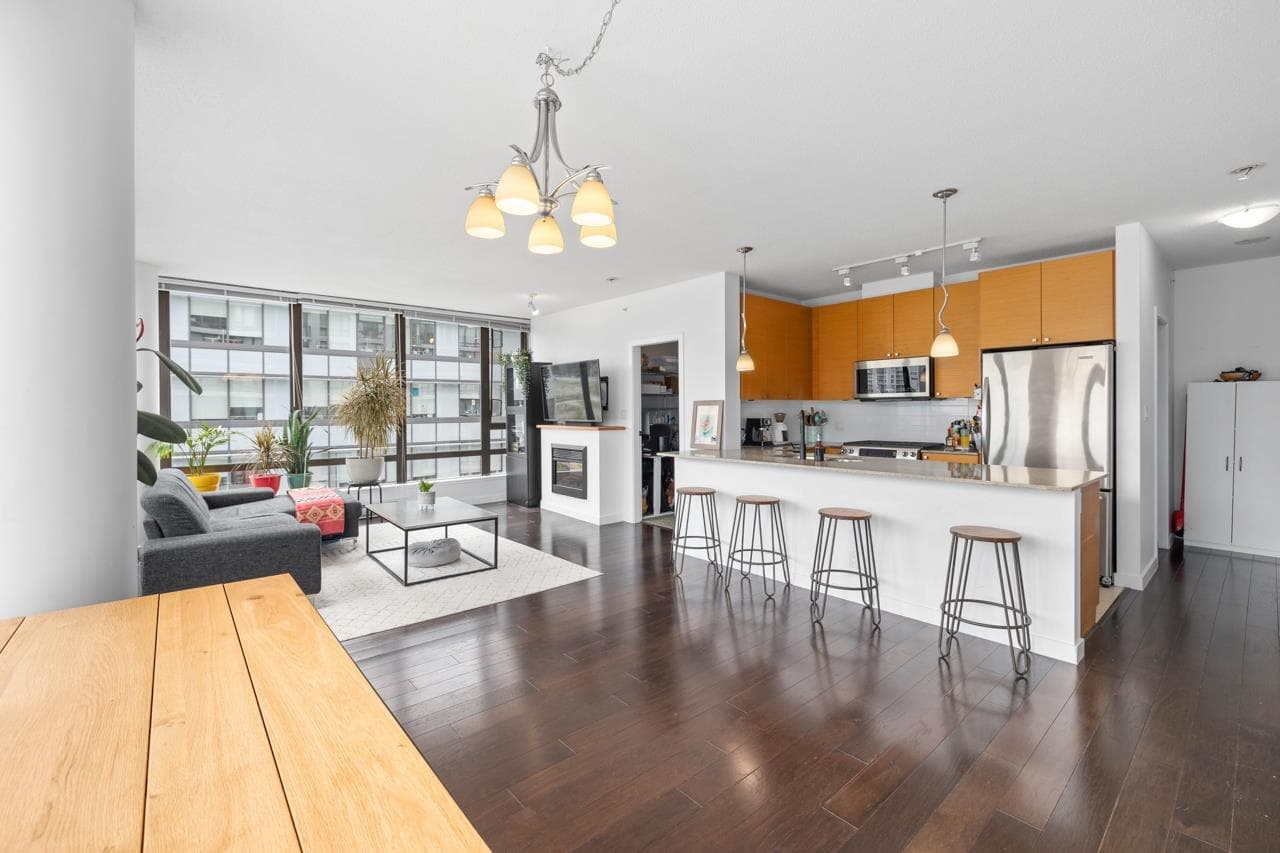 808 - 400 Capilano Road, Port Moody, V3H 0E1 — photo 2