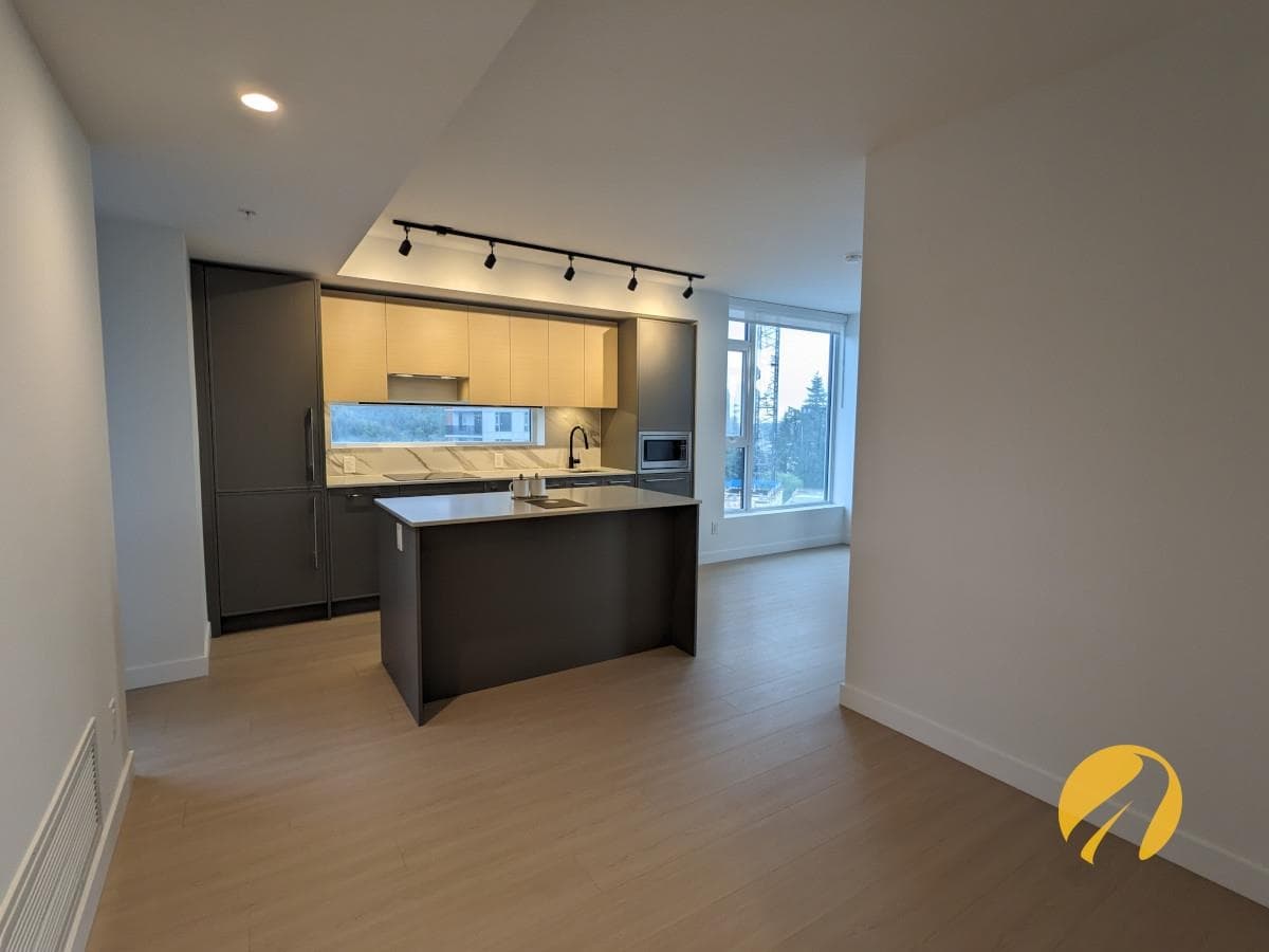 510 - 13745 George Junction, Surrey, V3T 4Y3 — photo 3