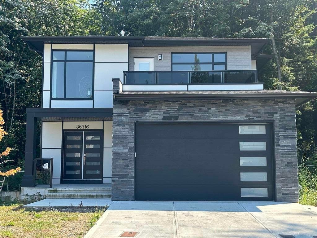 36716 Dianne Brook Avenue, Abbotsford, V3G 0H4 — photo 2