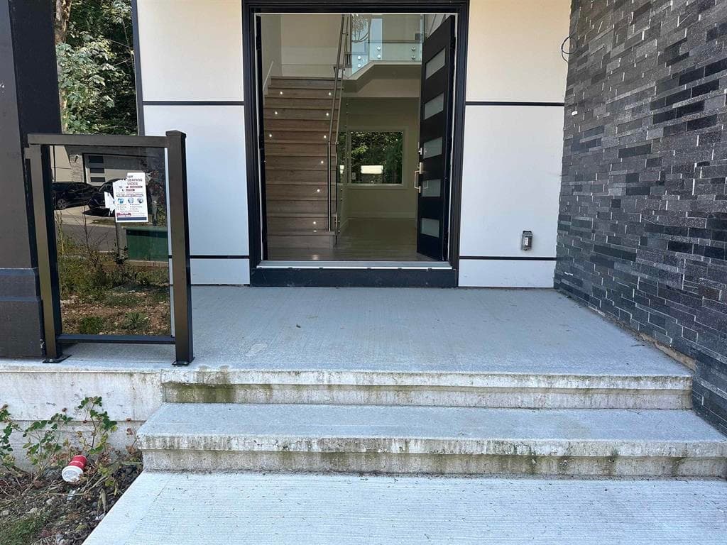 36716 Dianne Brook Avenue, Abbotsford, V3G 0H4 — photo 3