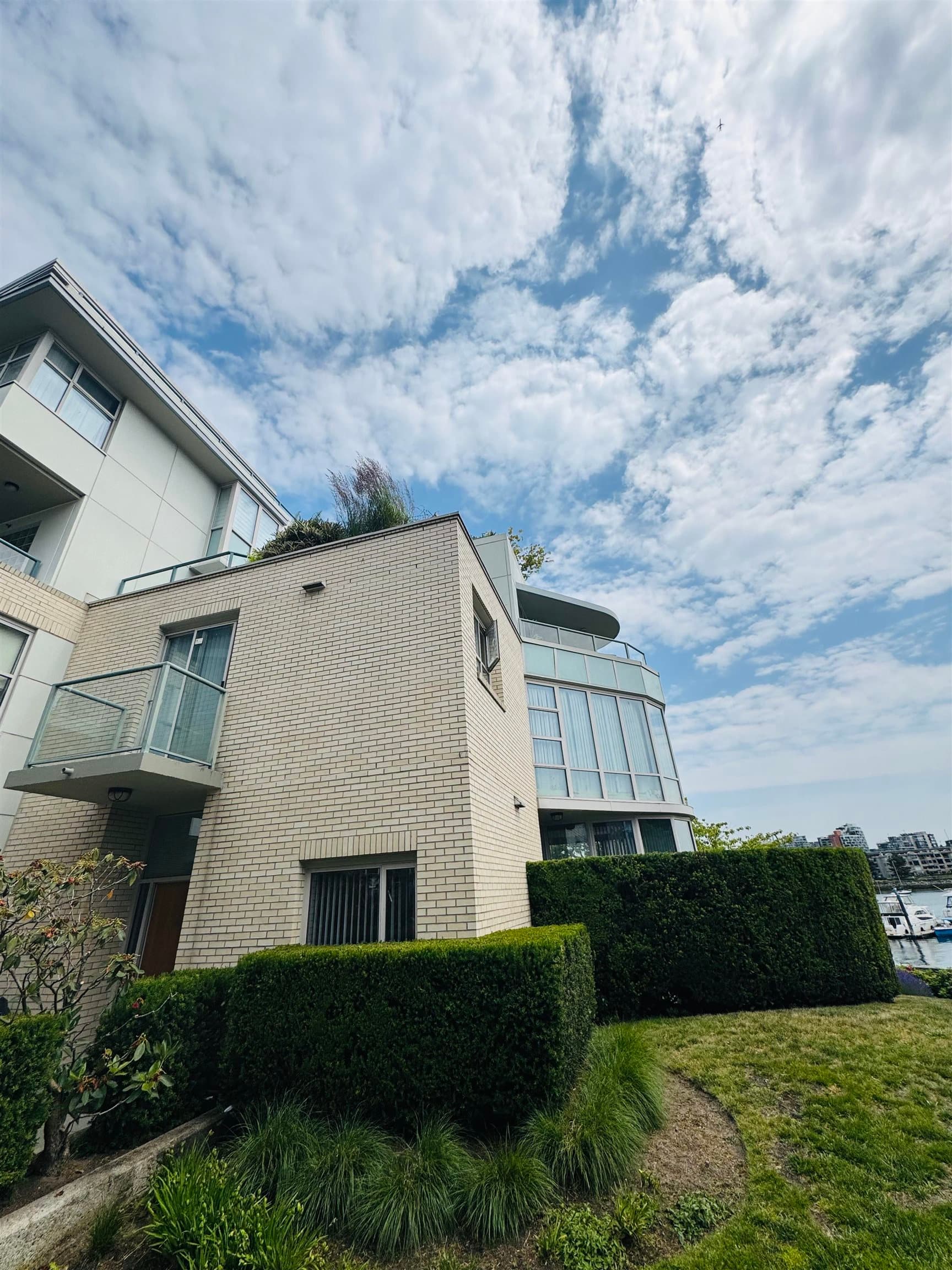122 - 1228 Marinaside Crescent, Vancouver, V6Z 2W4 — photo 3