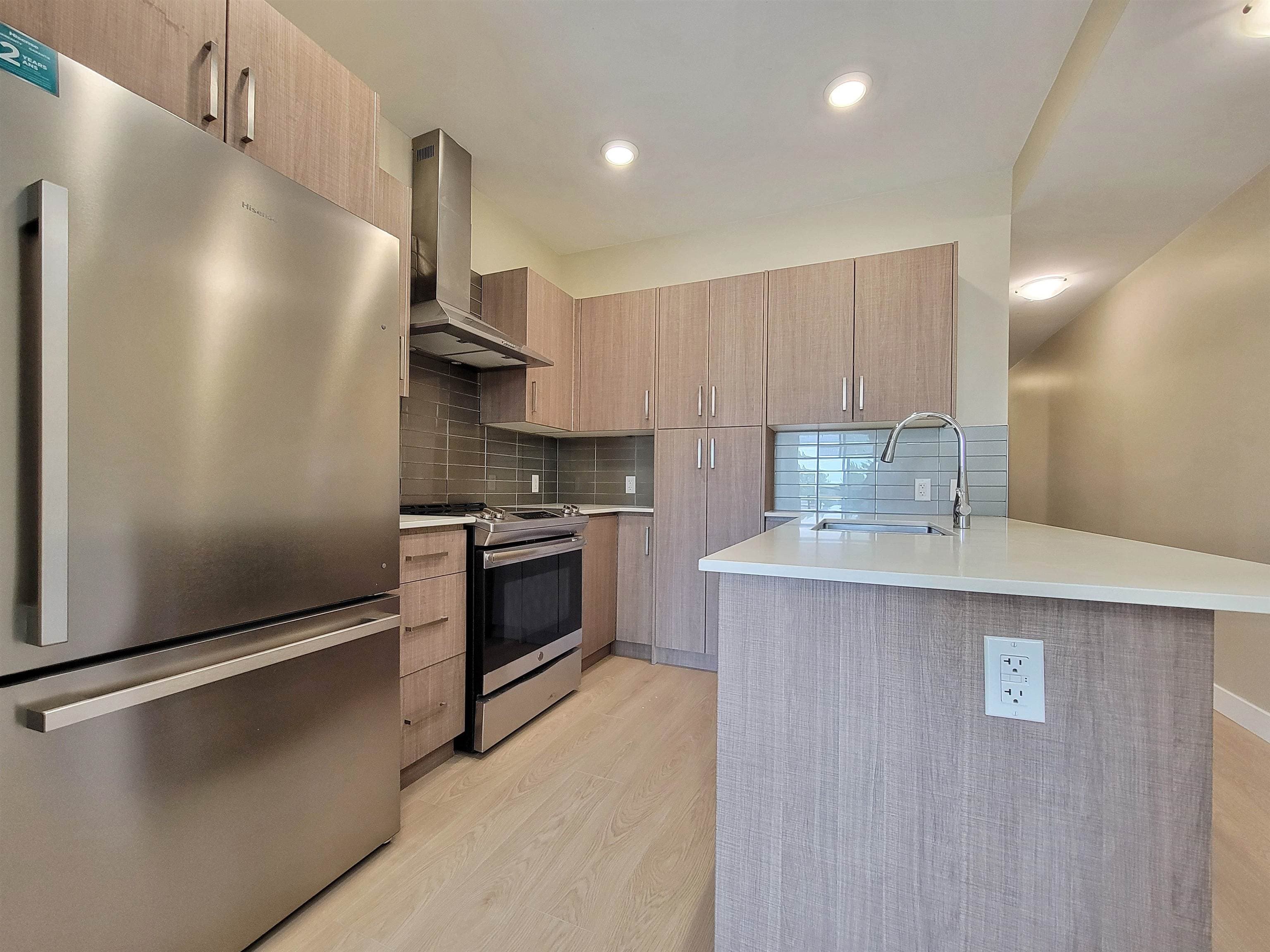 308 - 2889 E 1st Avenue, Vancouver, V5M 0G2 — photo 2