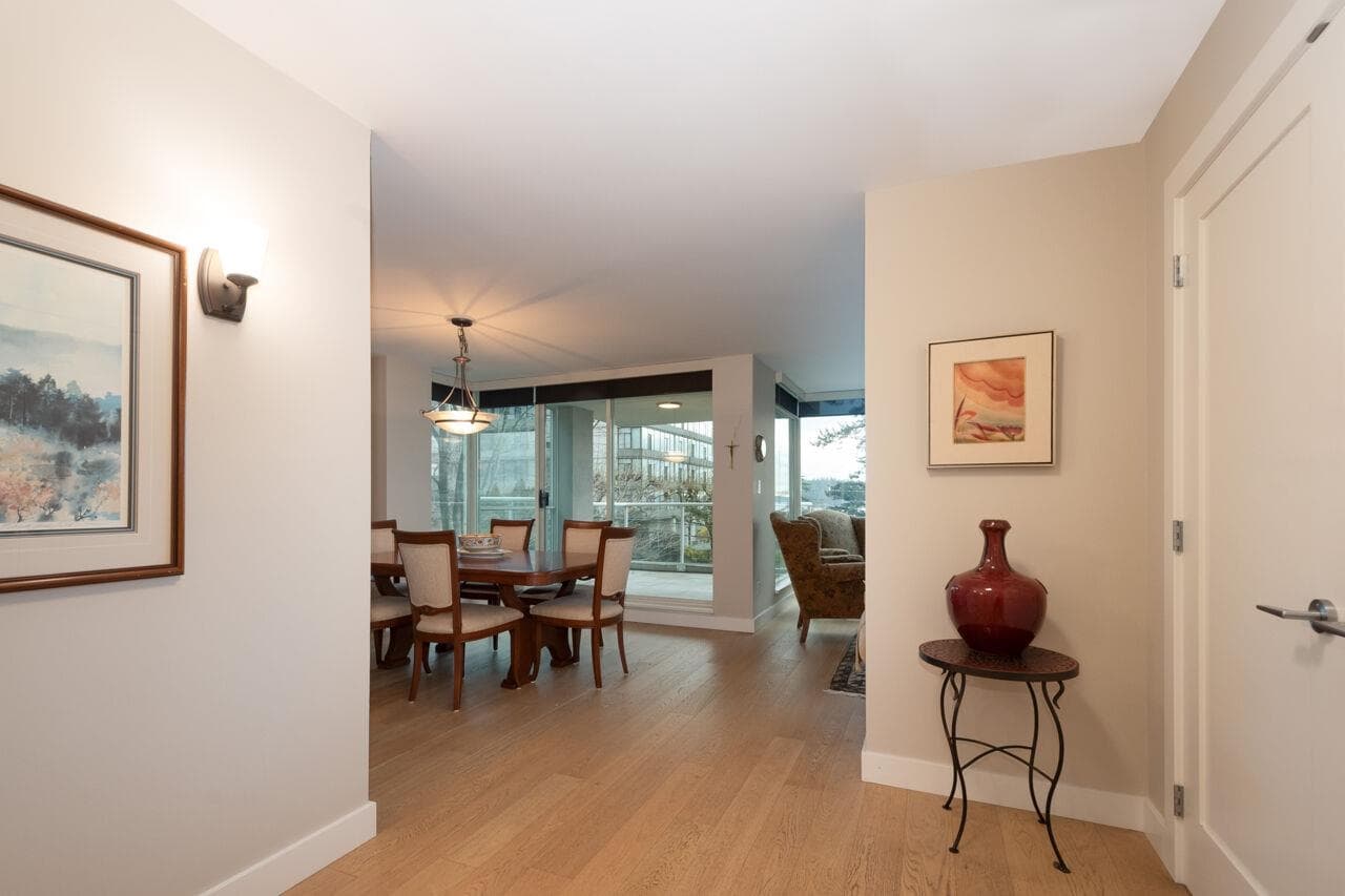 301 - 1455 Duchess Avenue, West Vancouver, V7T 1H7 — photo 2