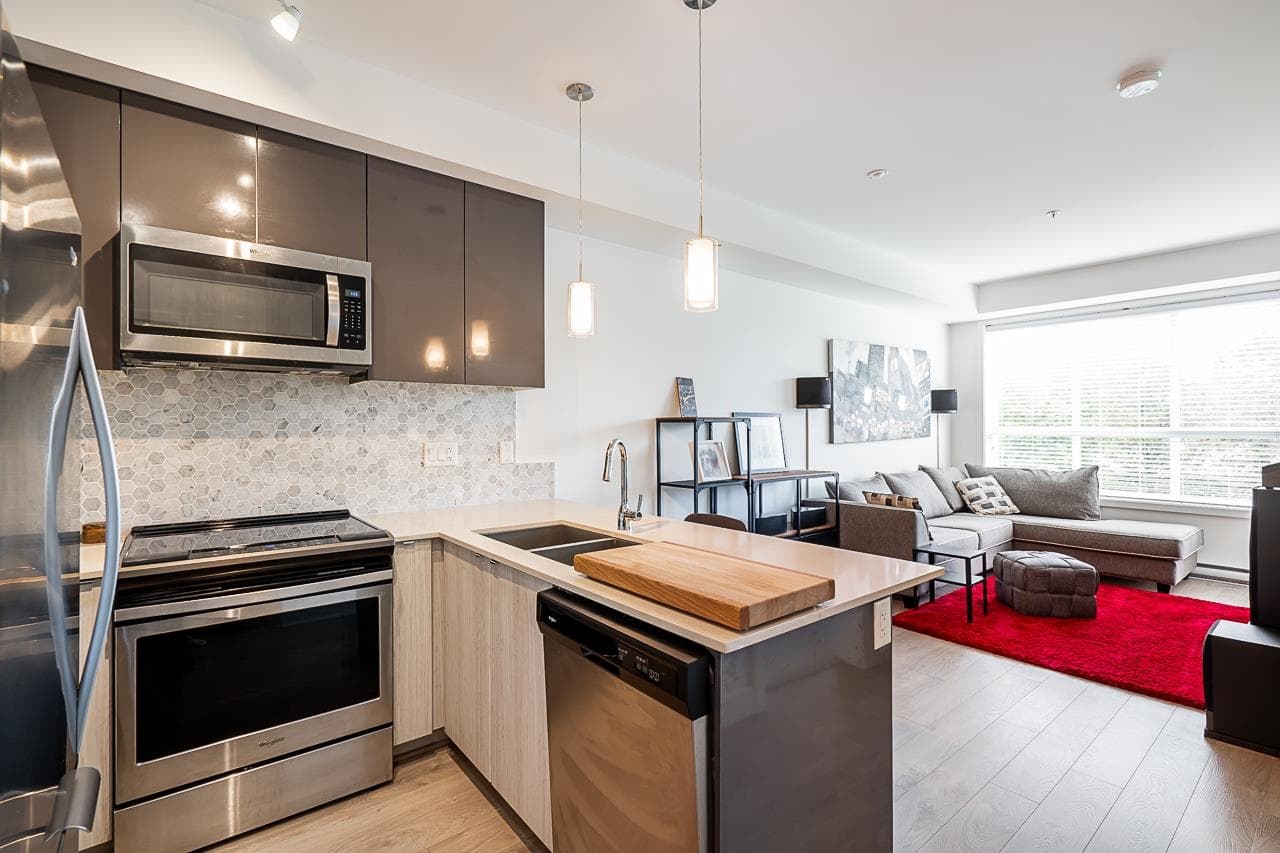 202 - 6438 195a Street, Surrey, V4N 6R5 — photo 3