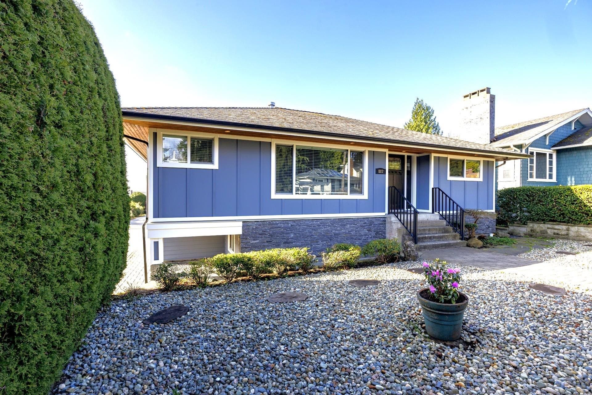 887 E 17th Street, North Vancouver, V7L 2X2 — photo 1