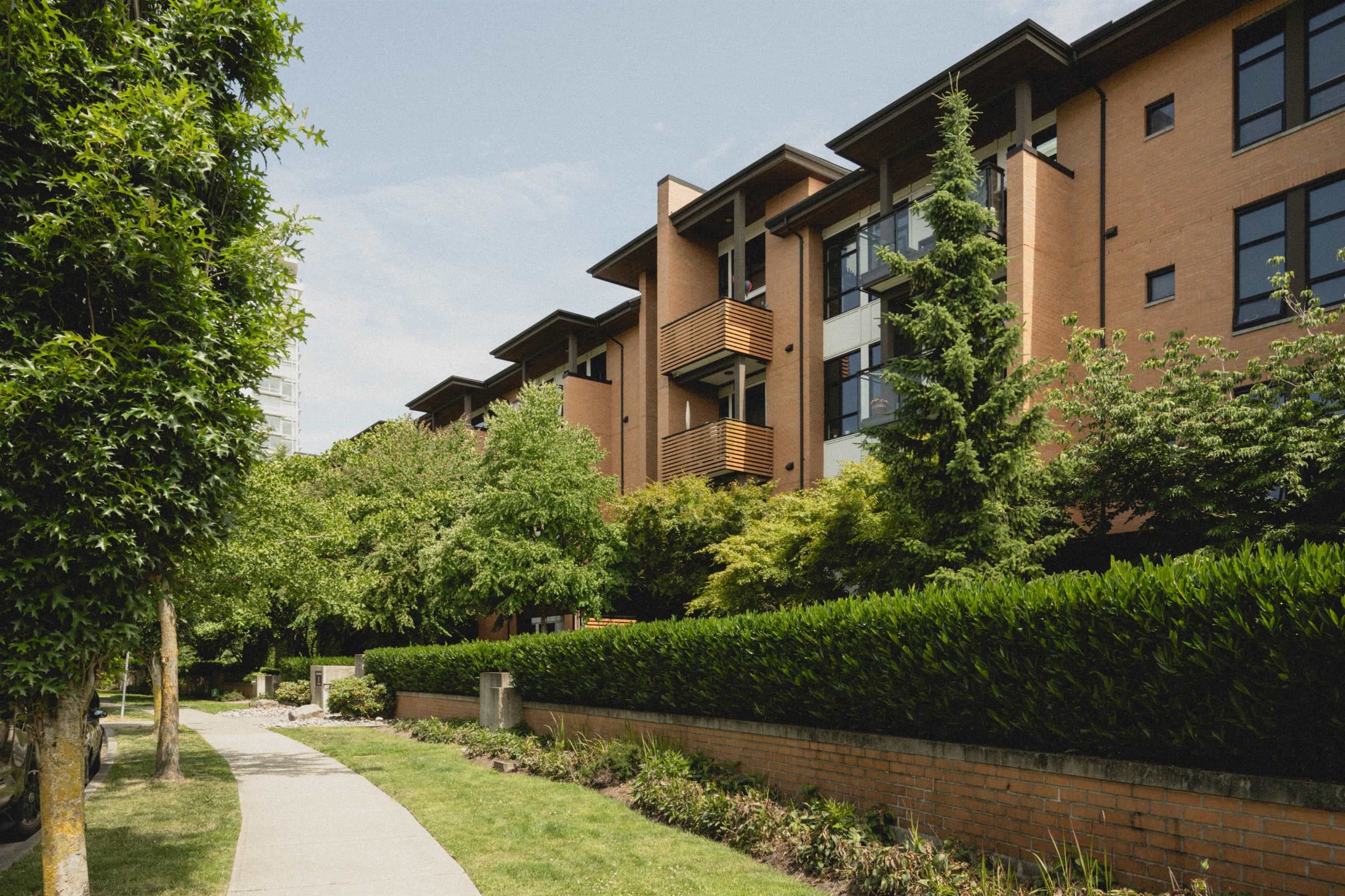 303 - 220 Salter Street, New Westminster, V3M 0H4 — photo 2