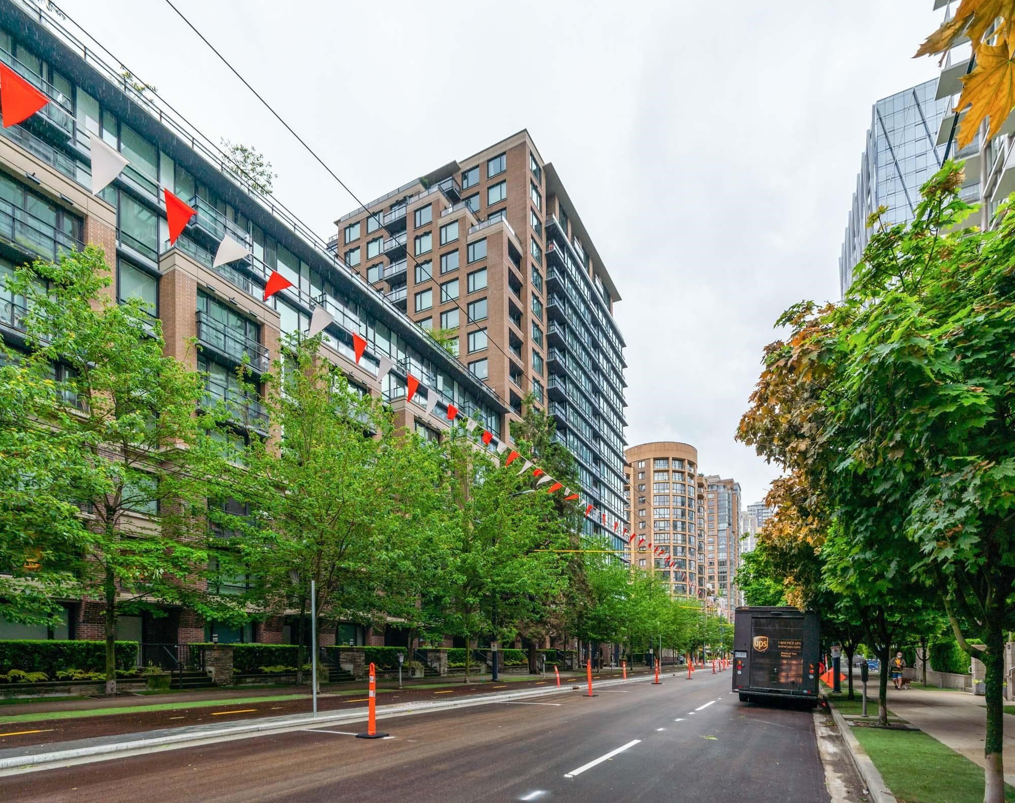 211 - 1088 Richards Street, Vancouver, V6B 0J8 — photo 2