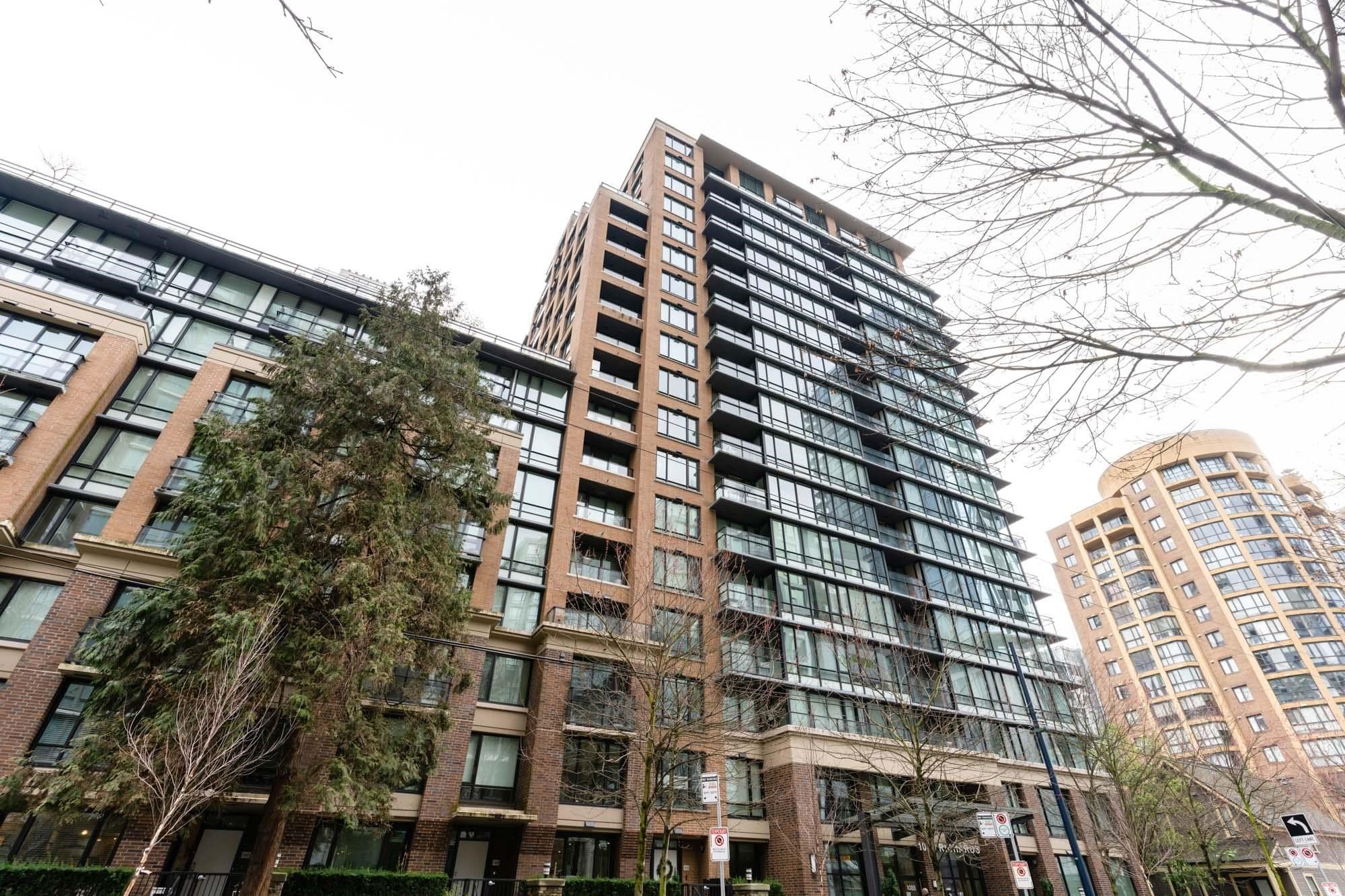 211 - 1088 Richards Street, Vancouver, V6B 0J8 — photo 1