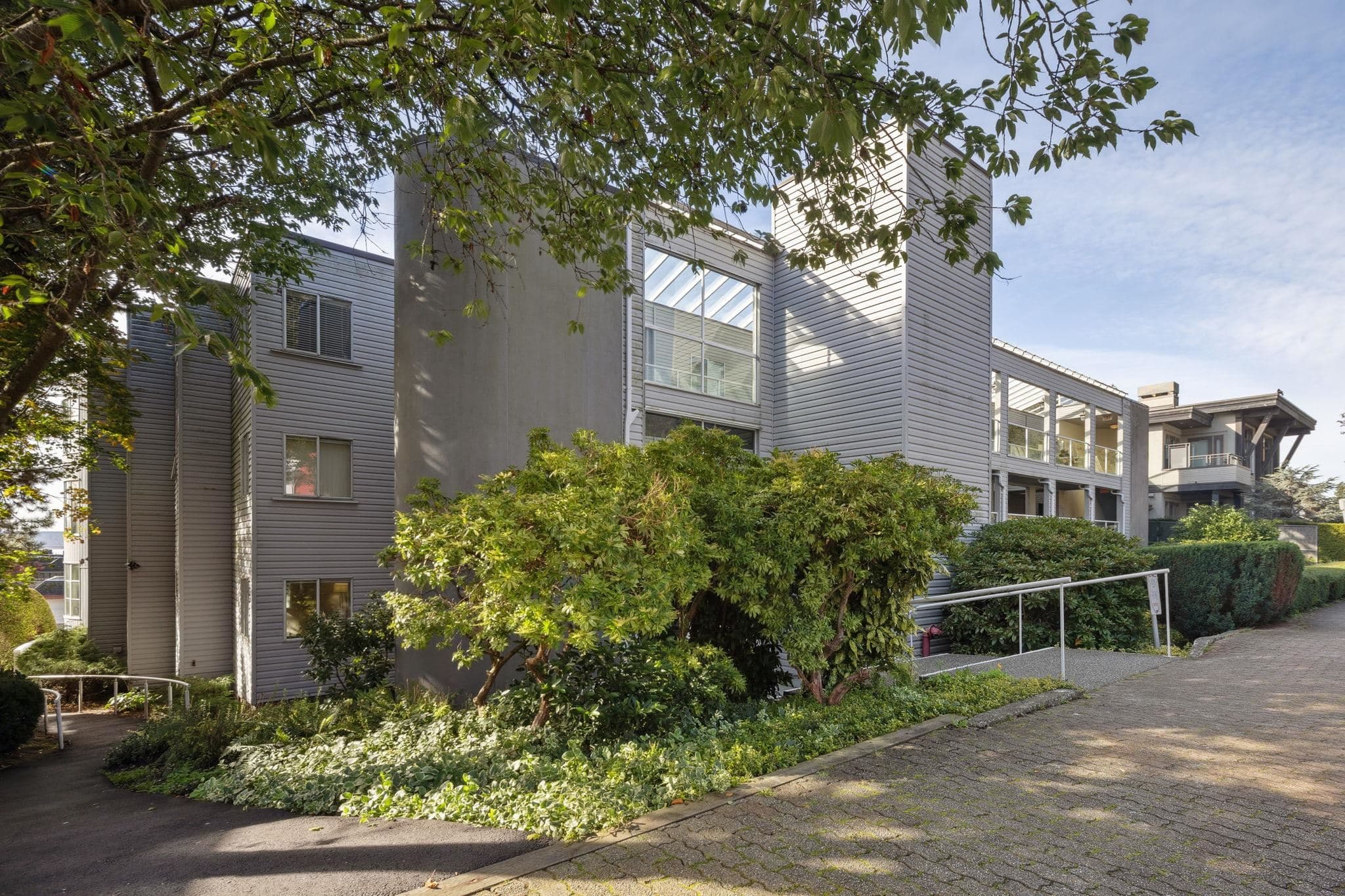 101 - 2412 Haywood Avenue, West Vancouver