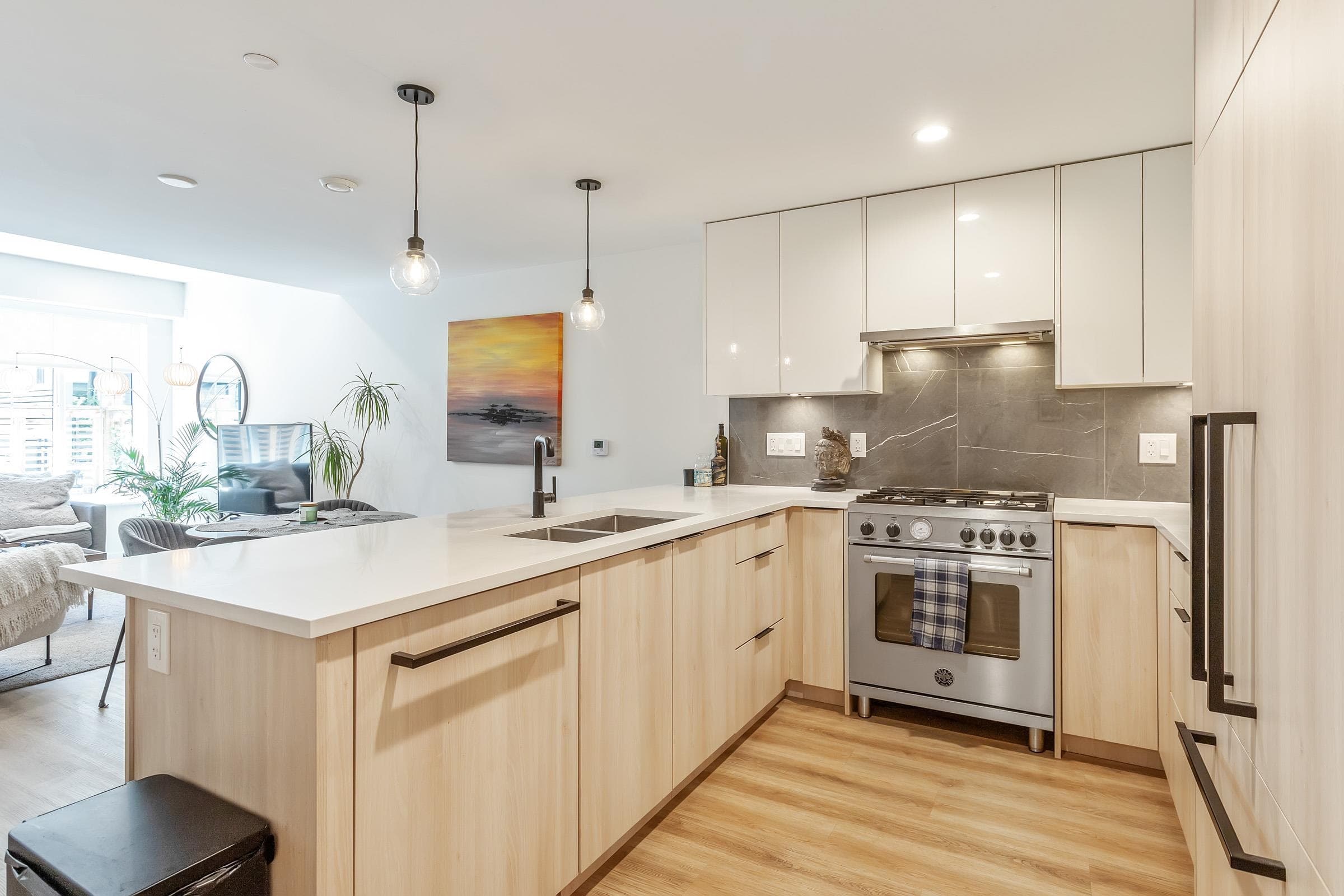 6 - 237 Ridgeway Avenue, North Vancouver, V7L 0H6 — photo 3