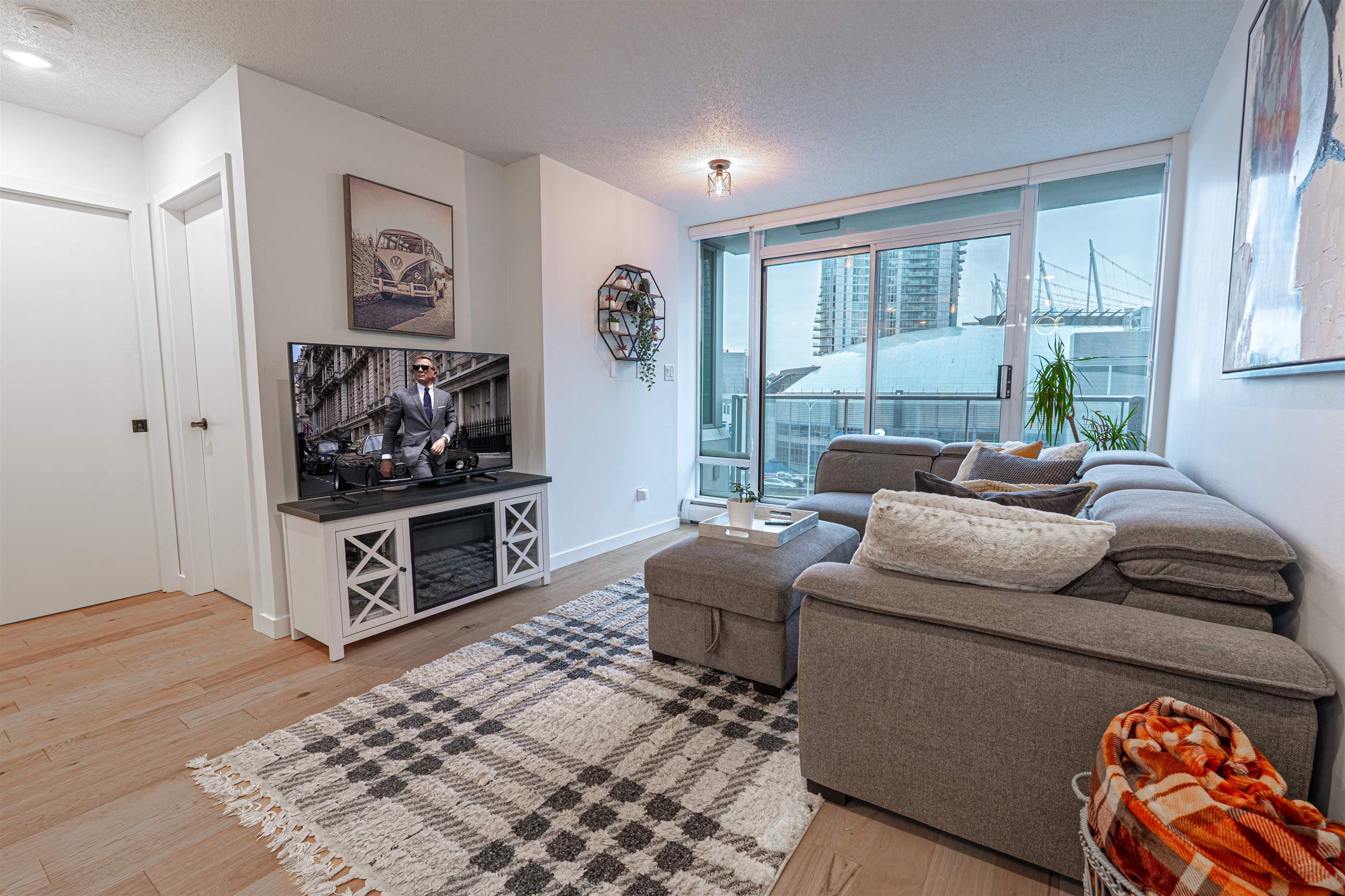 1003 - 688 Abbott Street, Vancouver, V6B 0B9 — photo 3