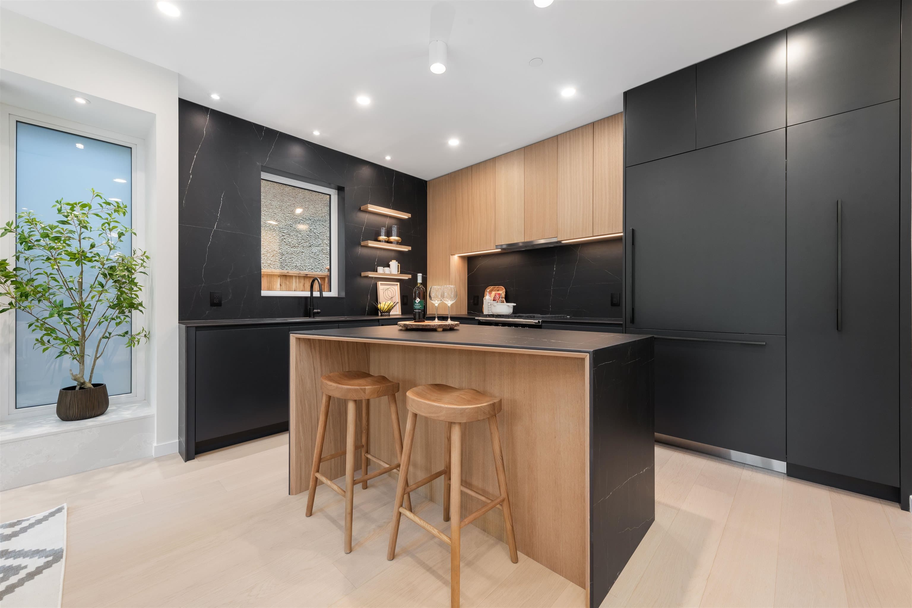 1 - 2764 W 14th Avenue, Vancouver, V6K 2X2 — photo 3