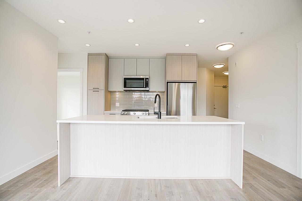 510 - 707 Como Lake Avenue, Coquitlam, V3J 0J5 — photo 3