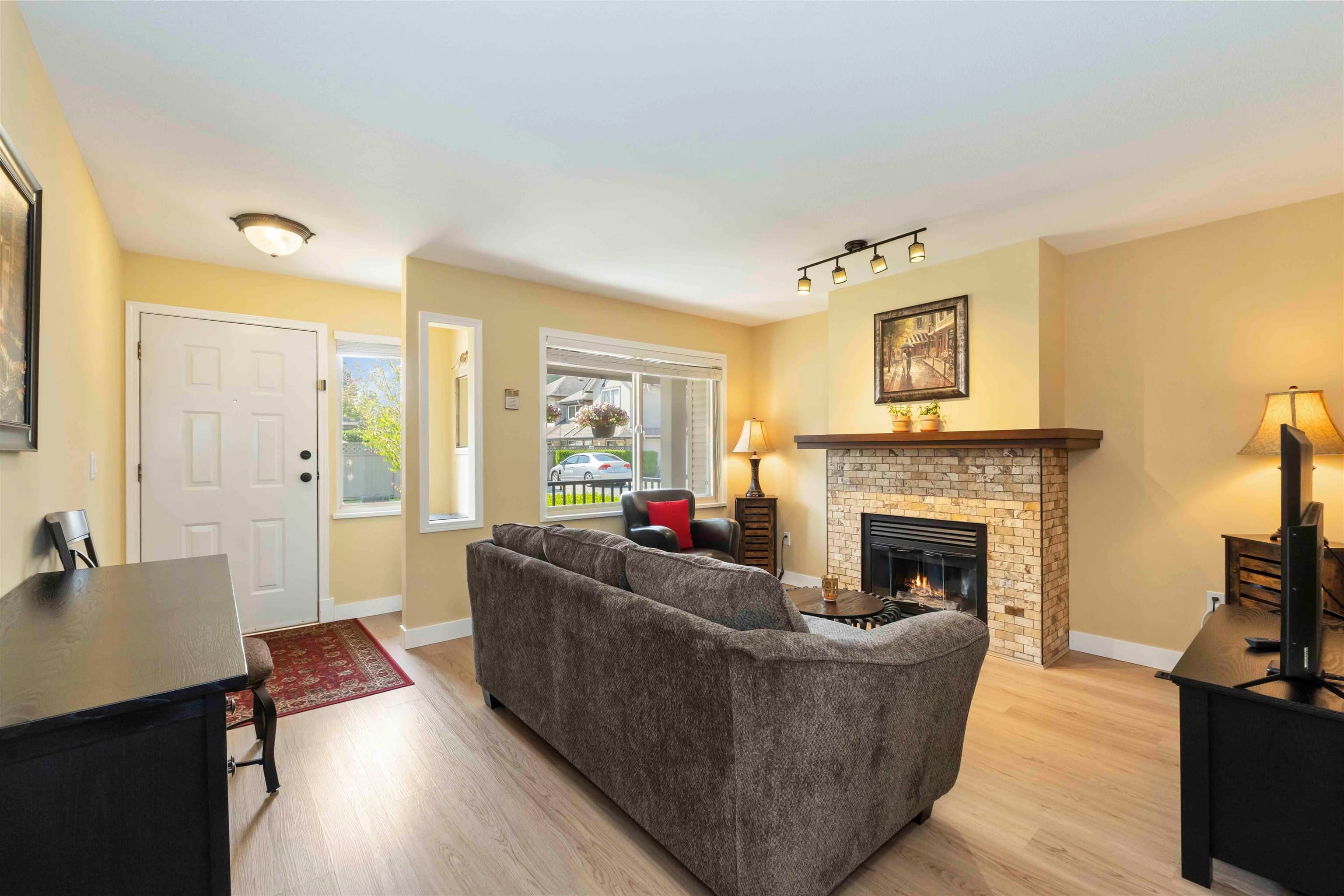 11 - 11860 210 Street, Maple Ridge, V2X 8A3 — photo 2