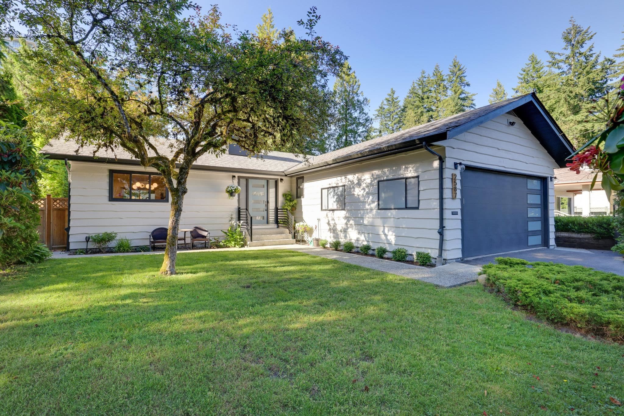 2587 Larkin Avenue, Port Coquitlam
