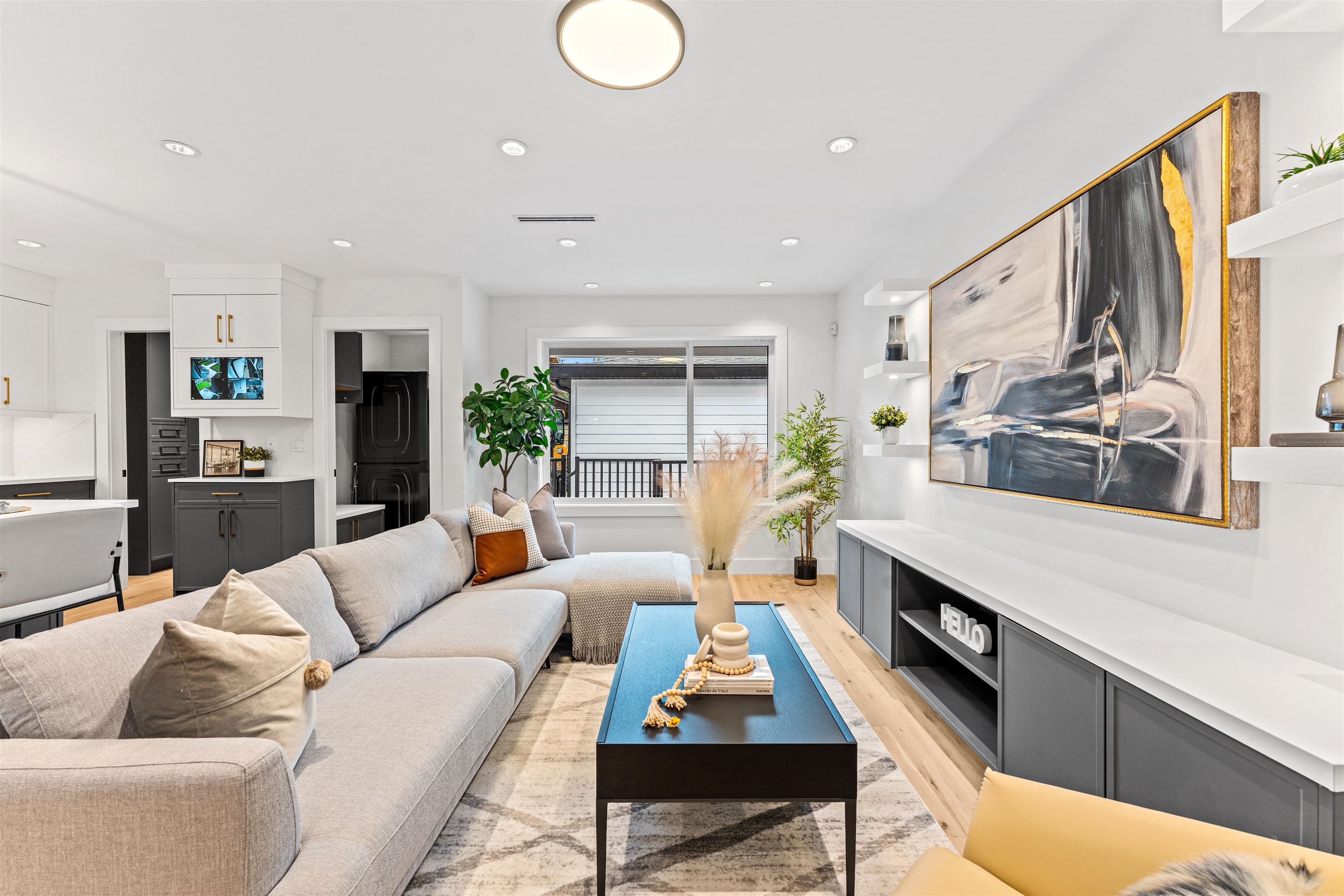 4917 Venables Street, Burnaby, V5B 1X8 — photo 4