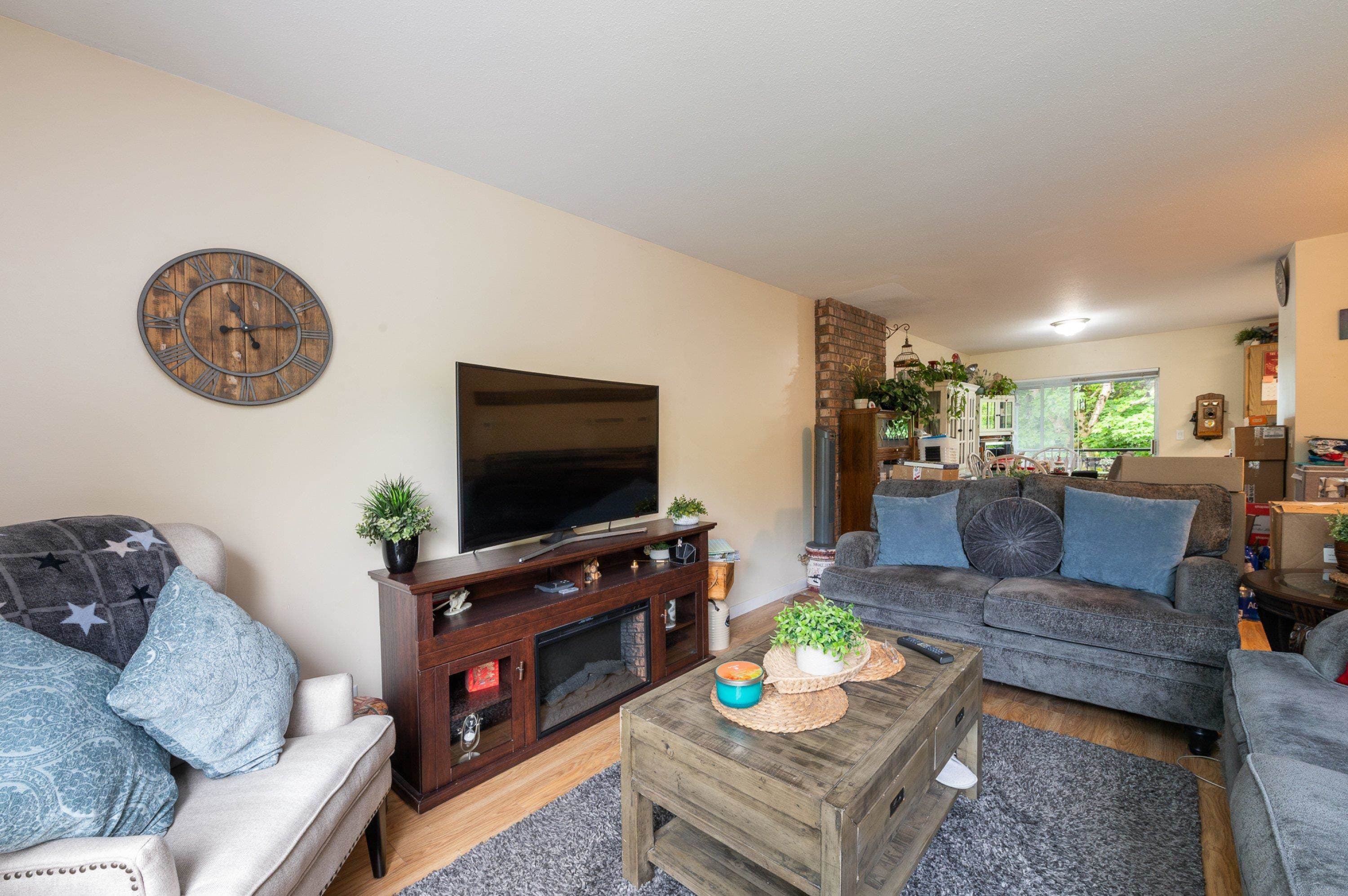 6015 195a Street, Surrey, V3S 7K9 — photo 4