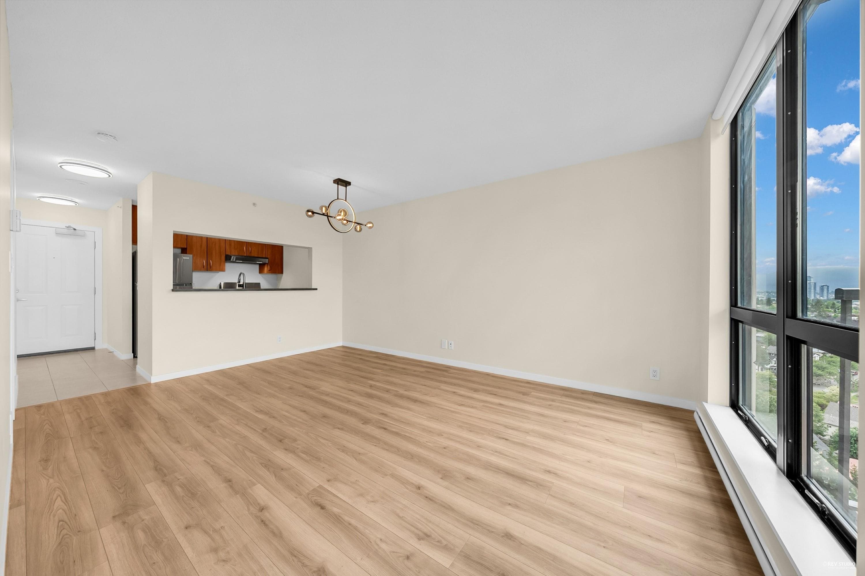 2002 - 3663 Crowley Drive, Vancouver, V5R 6H4 — photo 5