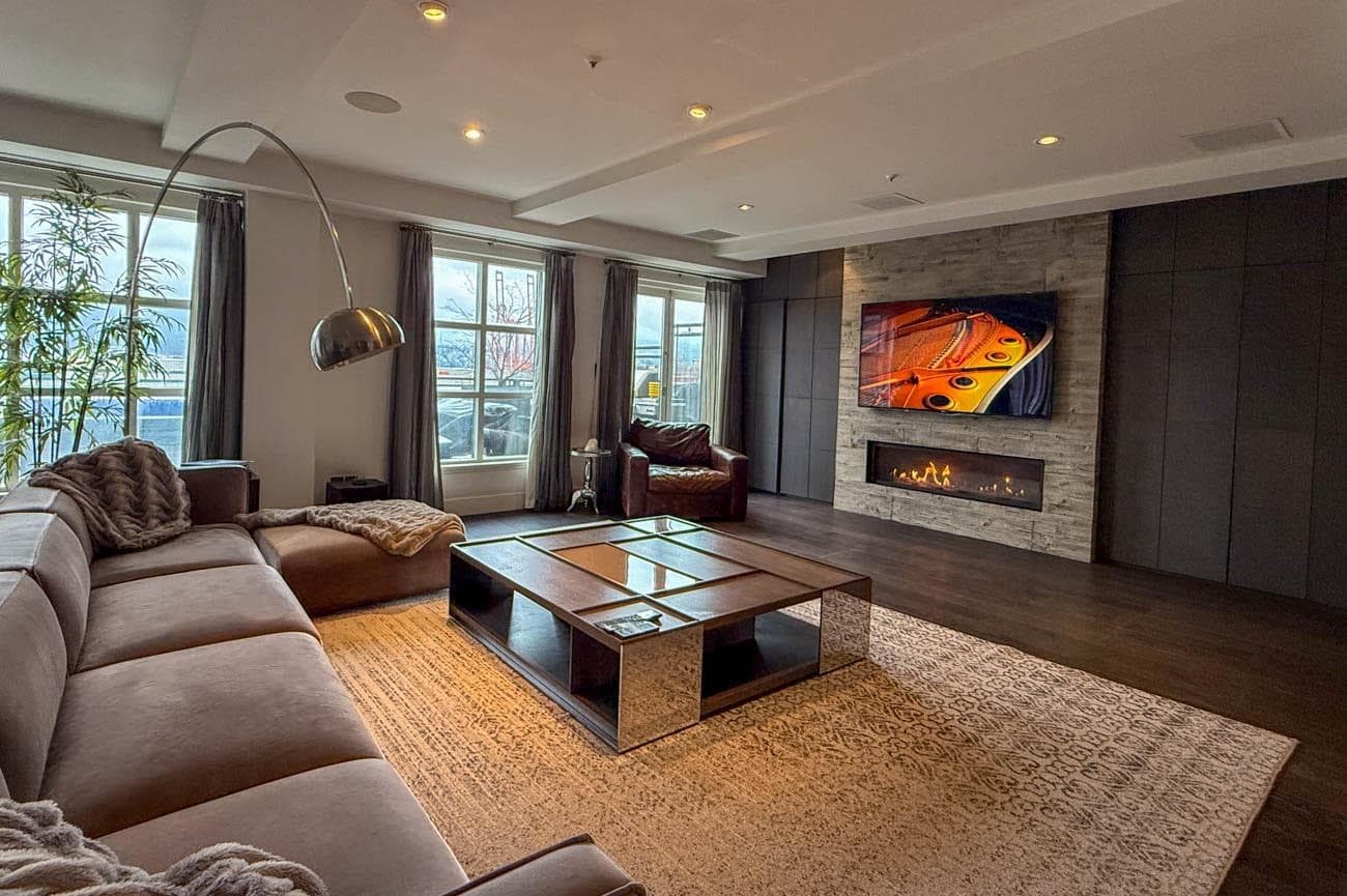 201 - 141 Water Street, Vancouver, V6B 1A7 — photo 1