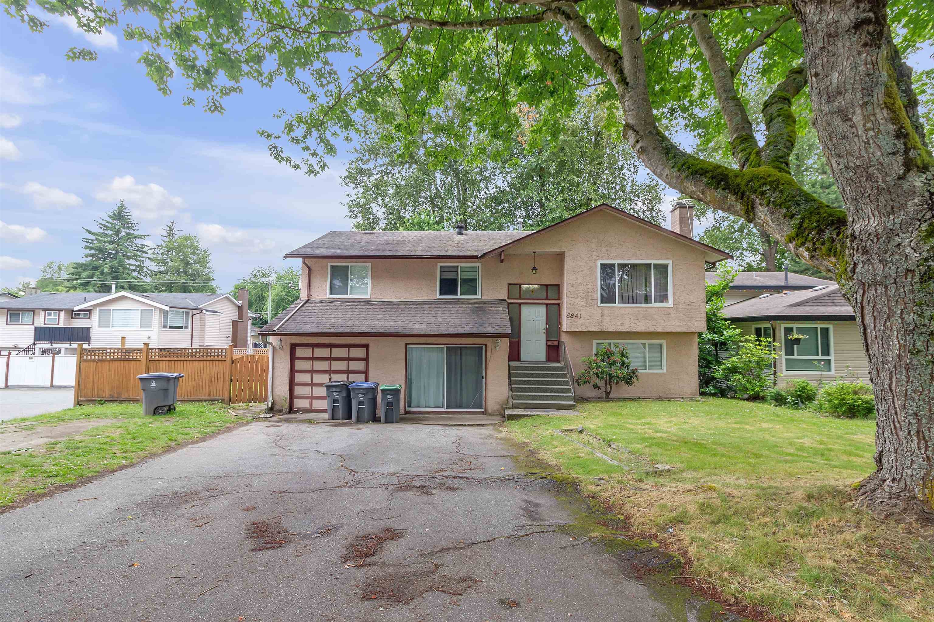 8841 140a Street, Surrey, V3V 7H1 — photo 1