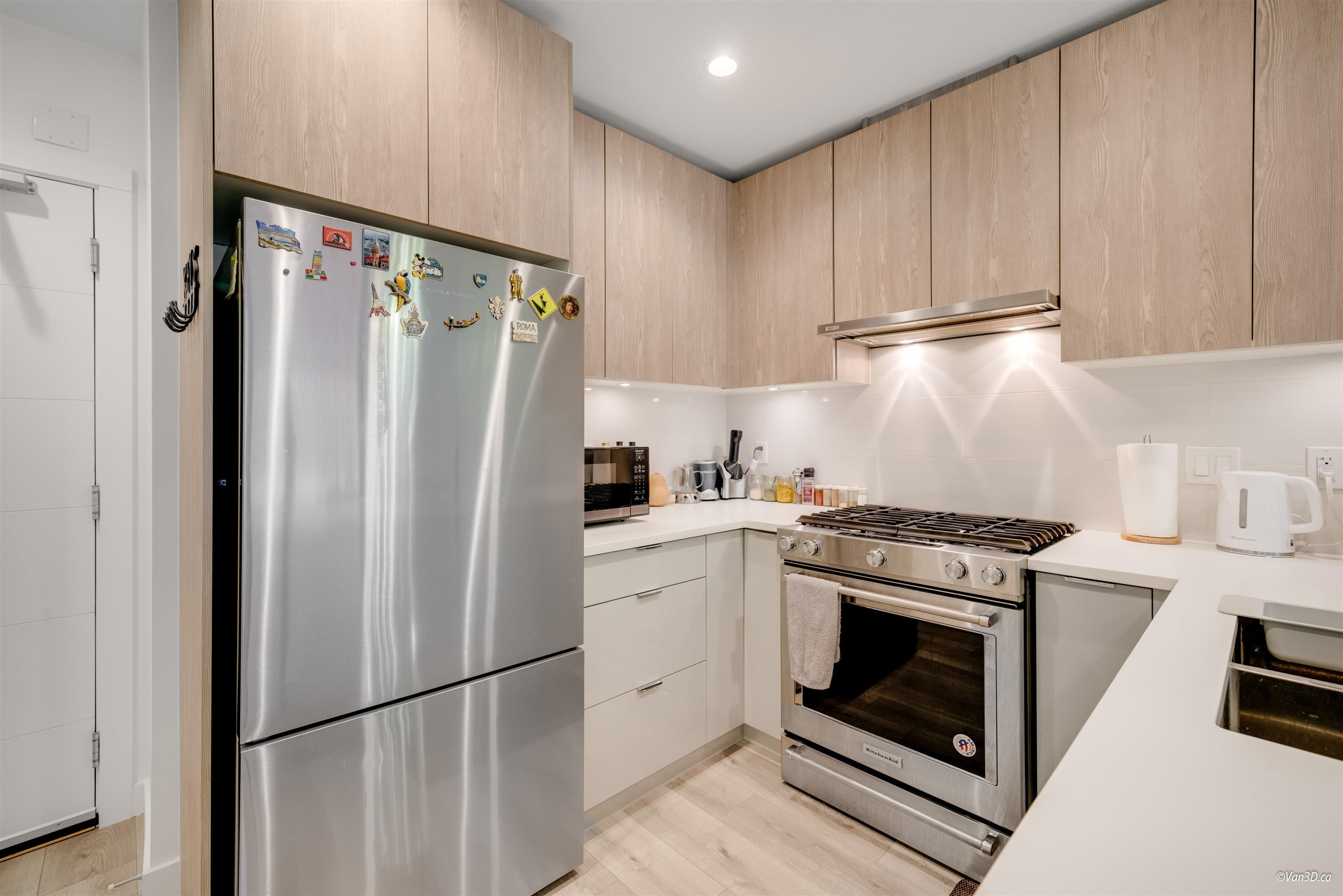 207 - 128 E 8th Street, North Vancouver, V7L 0H2 — photo 2
