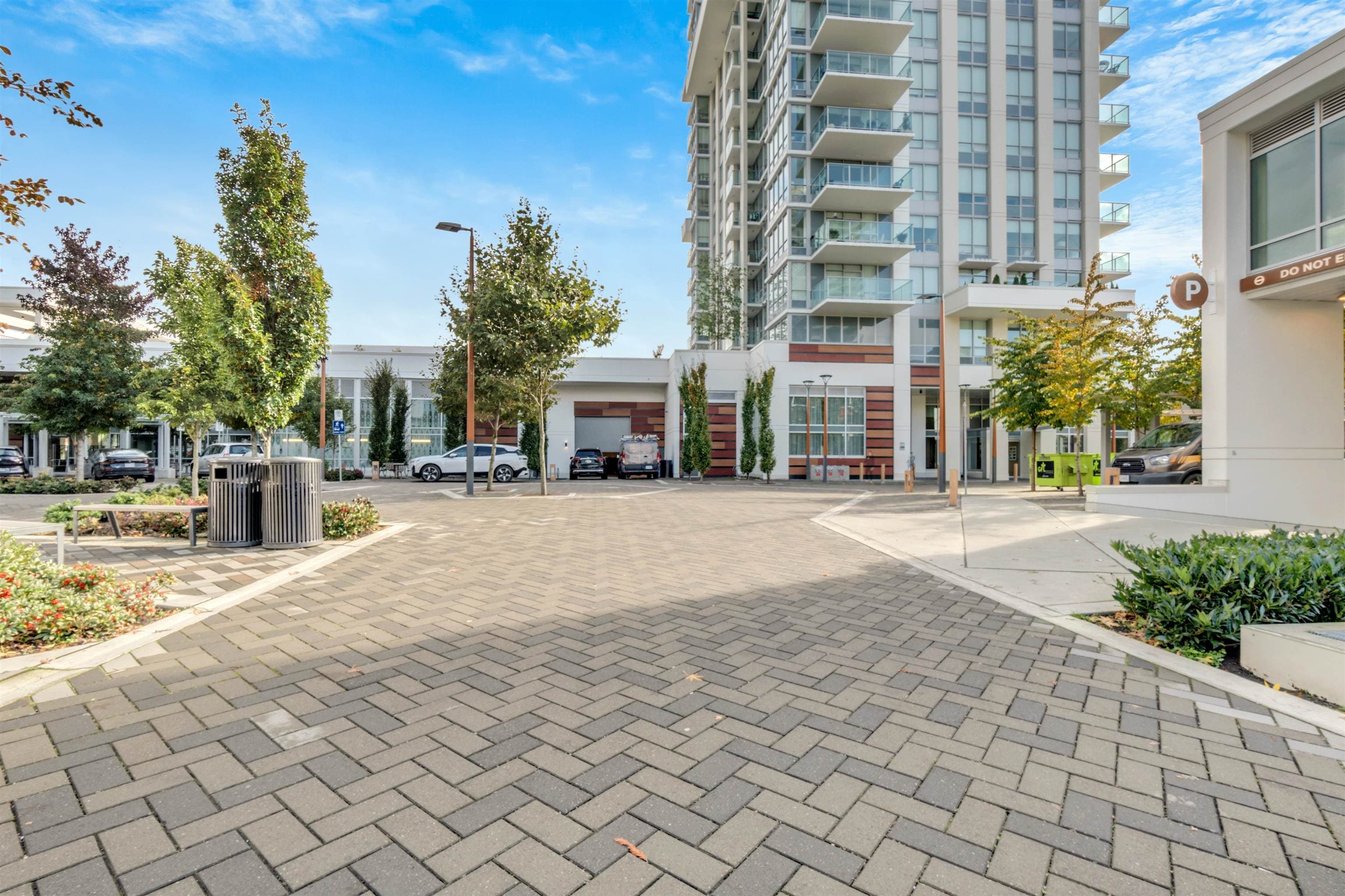 1702 - 1632 Lions Gate Lane, North Vancouver, V7P 0E2 — photo 3