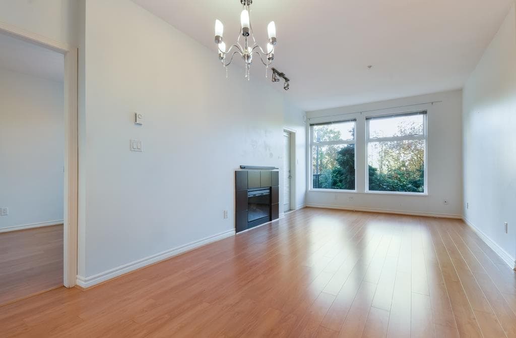 114 - 6888 Southpoint Drive, Burnaby, V3N 5E3 — photo 3