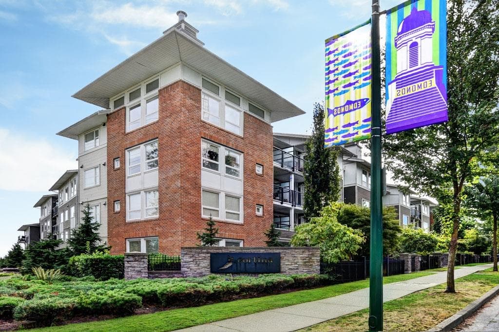 114 - 6888 Southpoint Drive, Burnaby, V3N 5E3 — photo 1