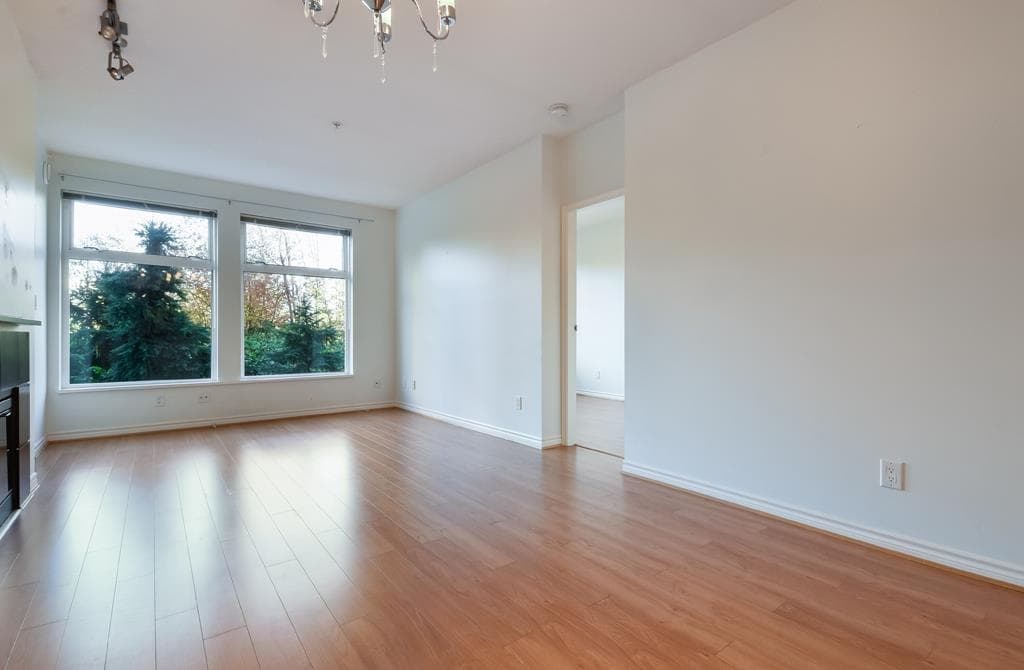 114 - 6888 Southpoint Drive, Burnaby, V3N 5E3 — photo 4