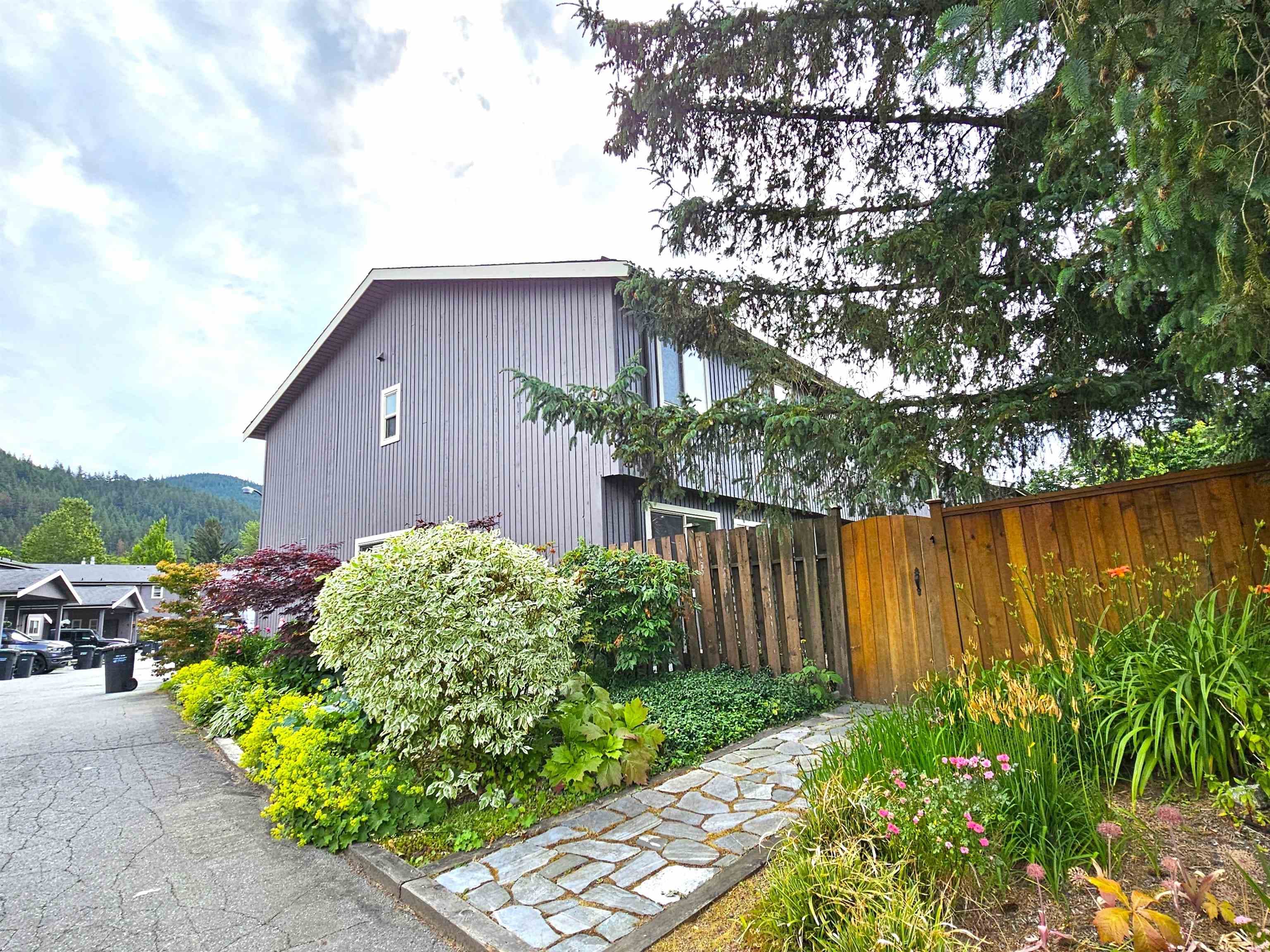 33 - 41450 Government Road, Squamish, V0N 1H0 — photo 2