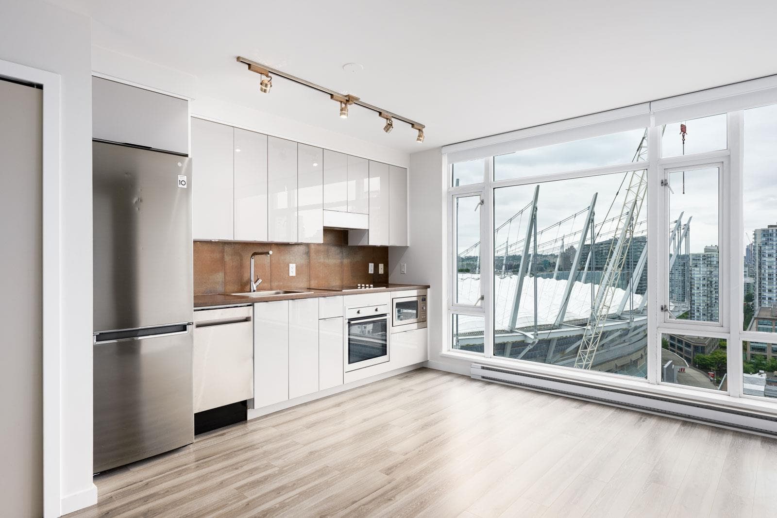 2306 - 161 W Georgia Street, Vancouver, V6B 0K9 — photo 2
