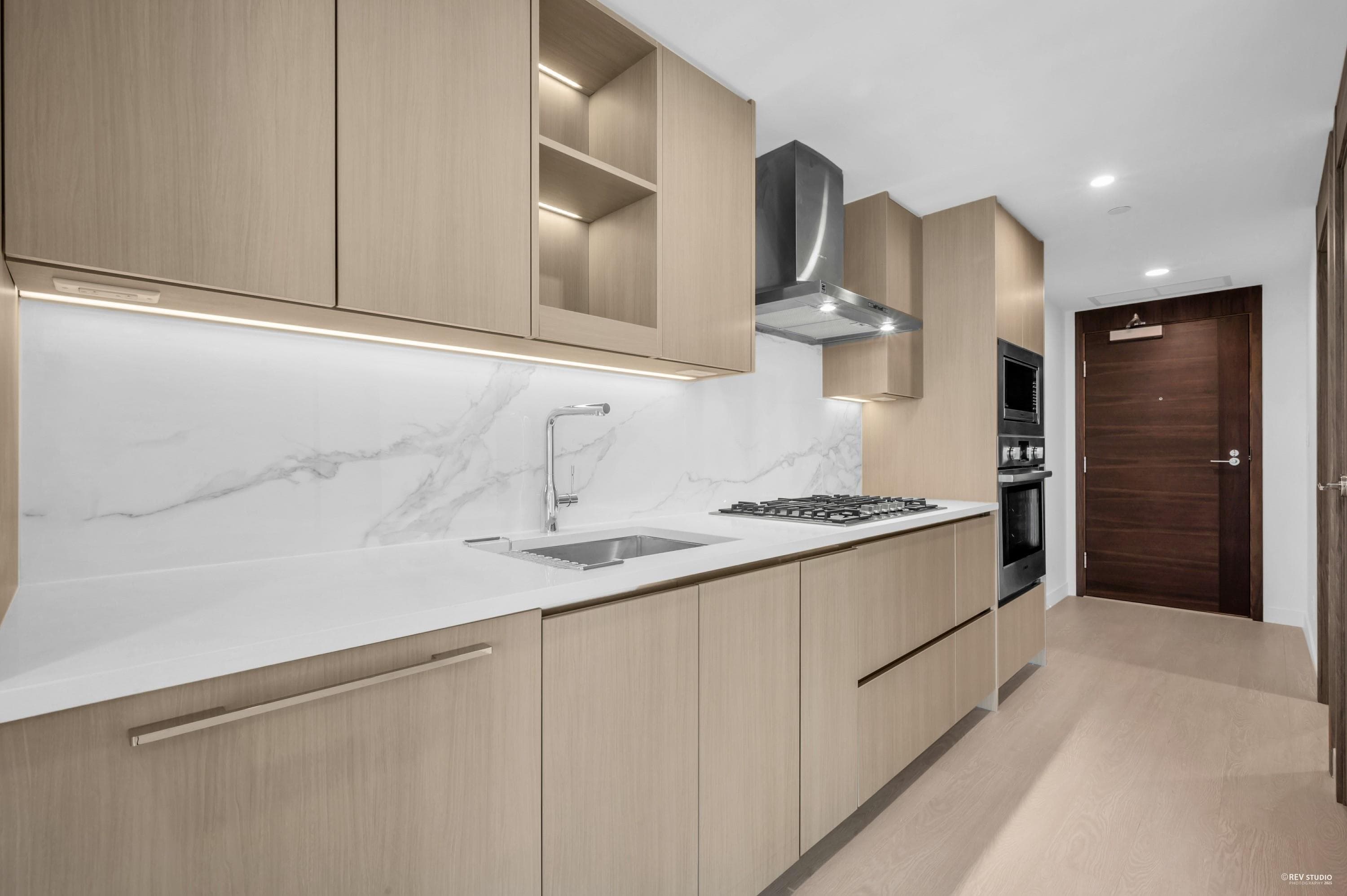 2307 - 13778 100 Avenue, Surrey, V3T 0V3 — photo 2