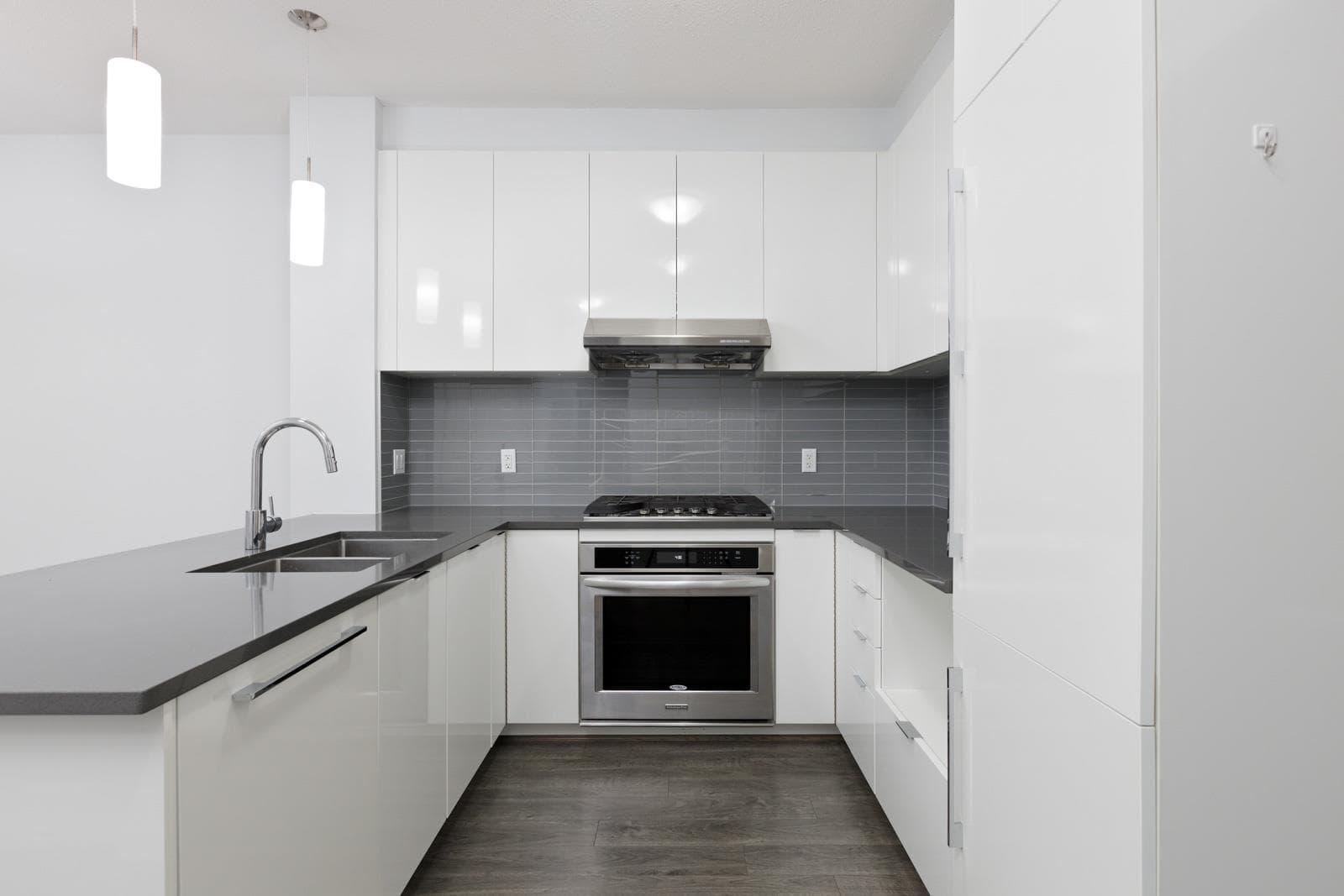 216 - 9399 Alexandra Road, Richmond, V6X 0L7 — photo 2