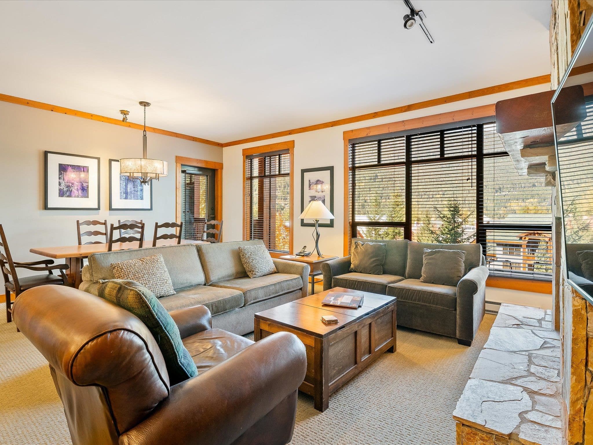 524 - 2202 Gondola Way, Whistler, V8E 0M7 — photo 2