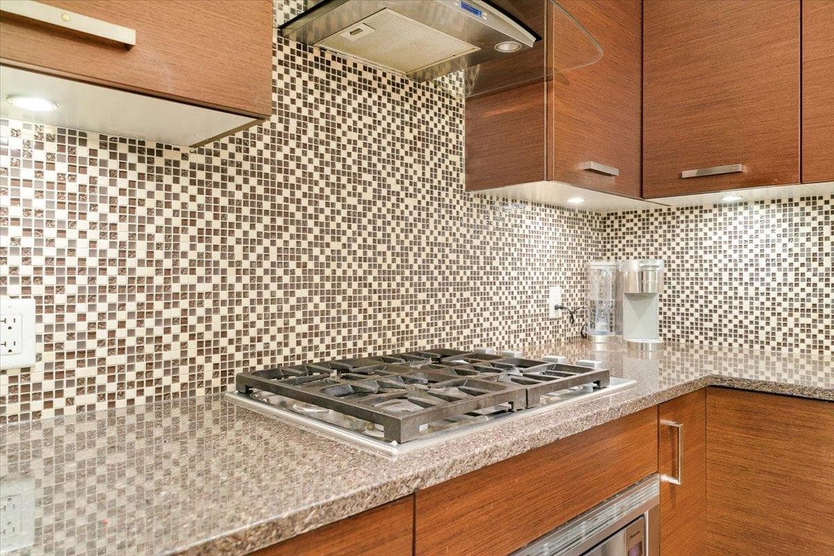 103 - 210 W 13th Street, North Vancouver, V7M 1N7 — photo 4